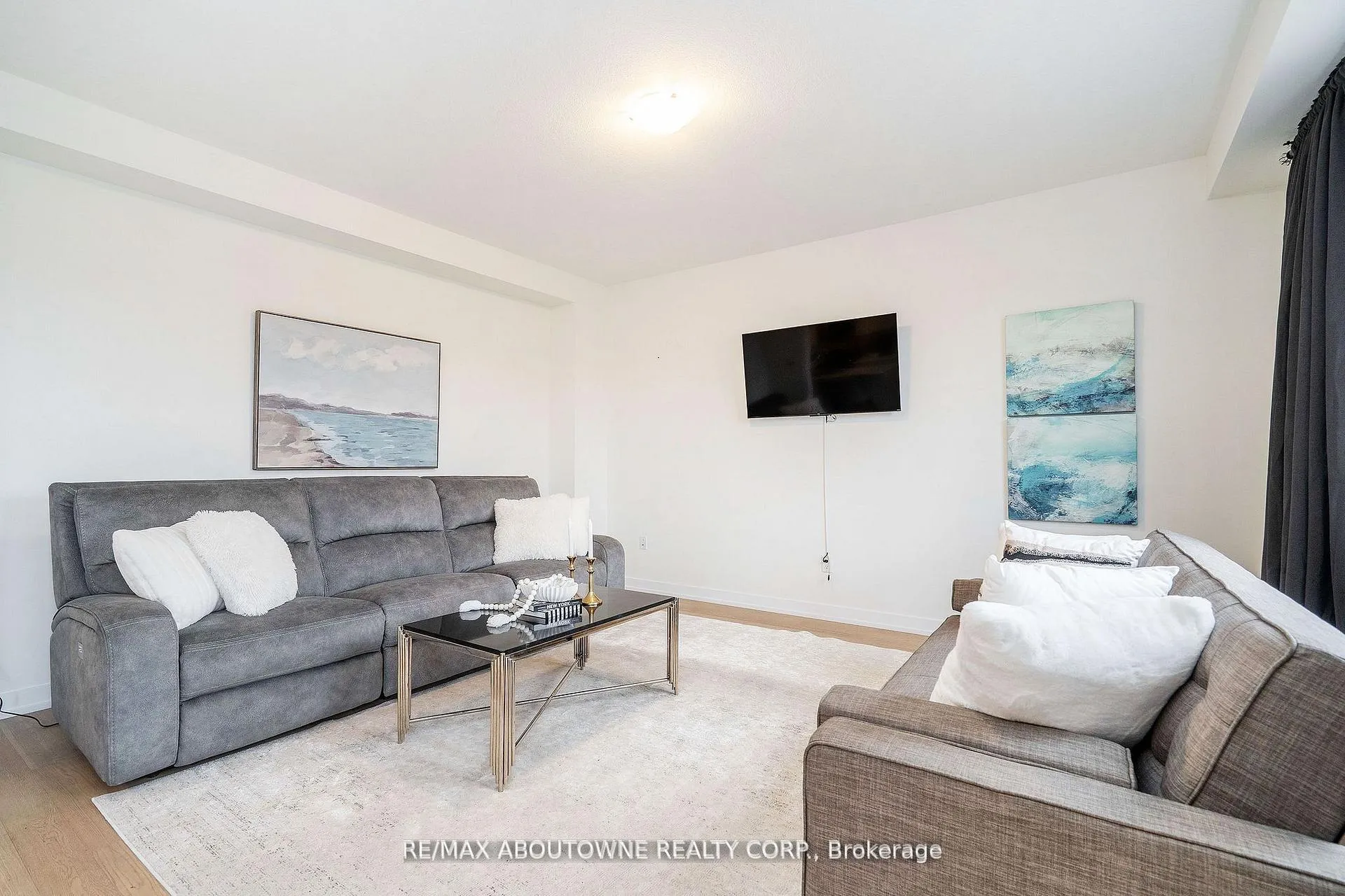Photo 16 of 57 Monteith Drive, Brantford — HOMEH