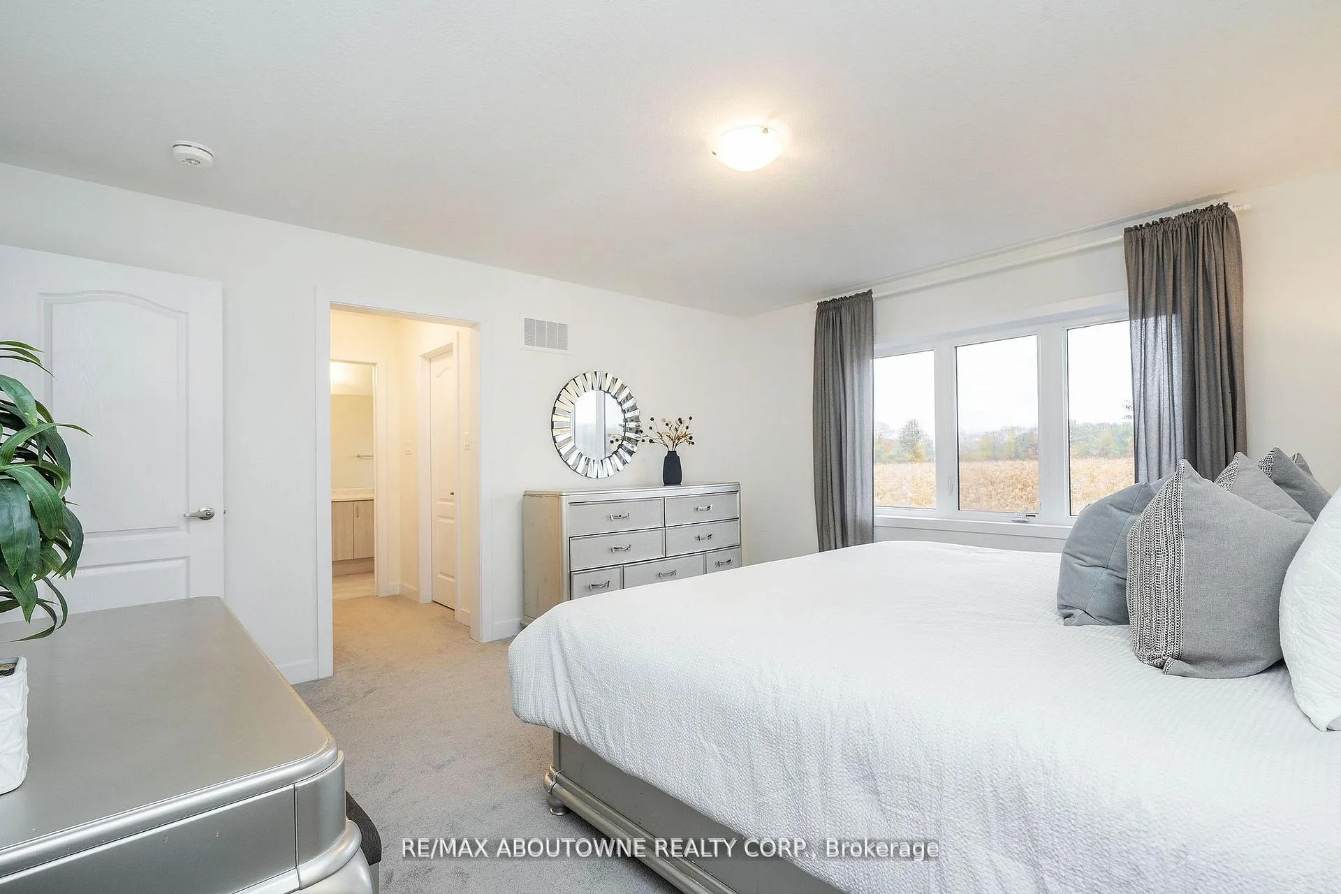 Photo 23 of 57 Monteith Drive, Brantford — HOMEH