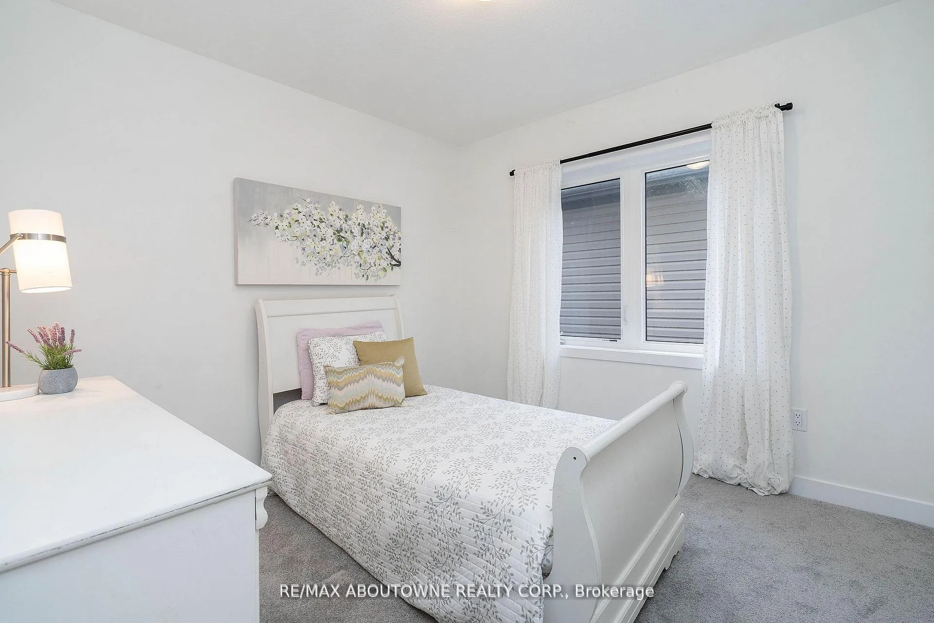Photo 26 of 57 Monteith Drive, Brantford — HOMEH