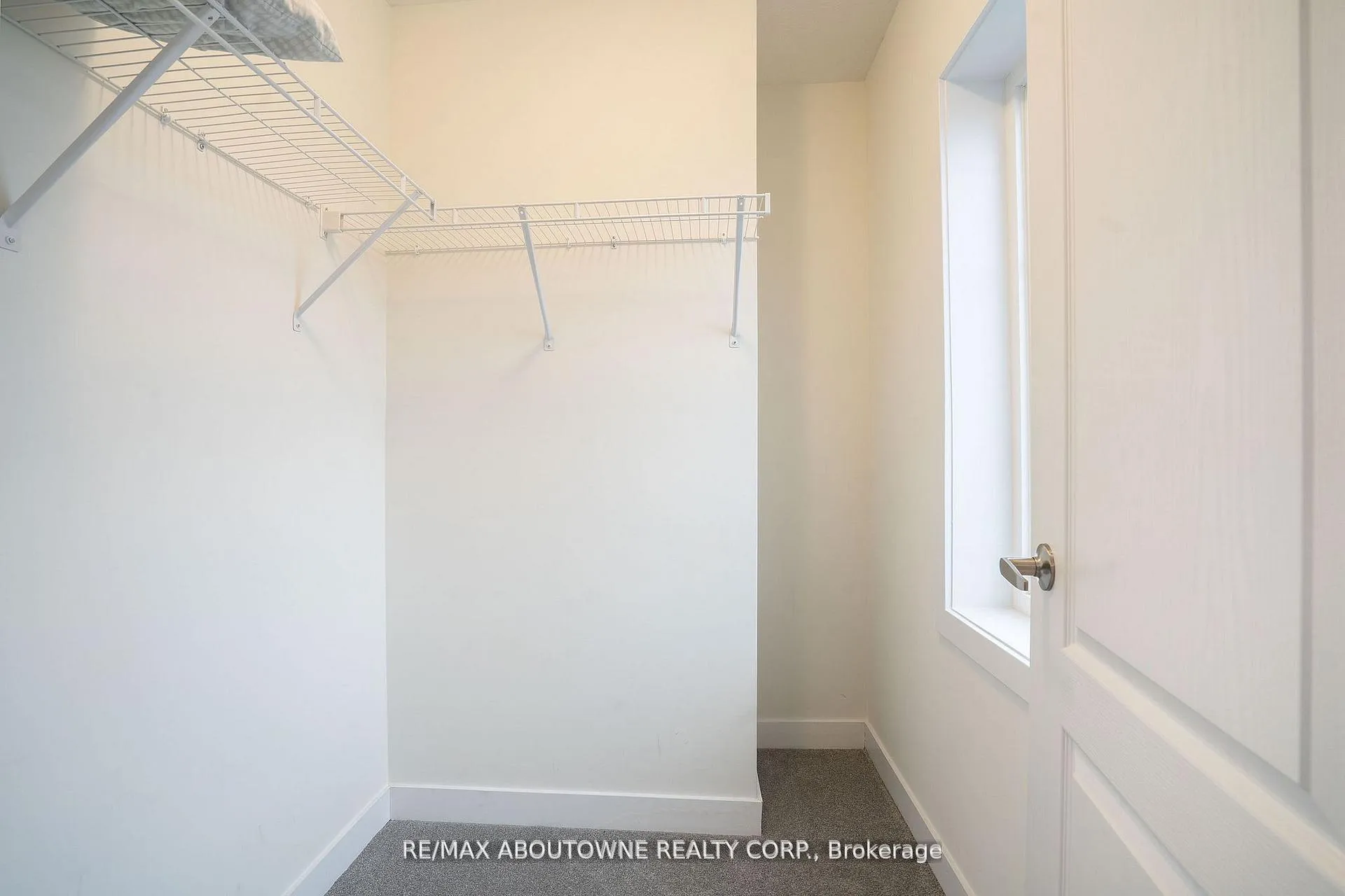 Photo 32 of 57 Monteith Drive, Brantford — HOMEH