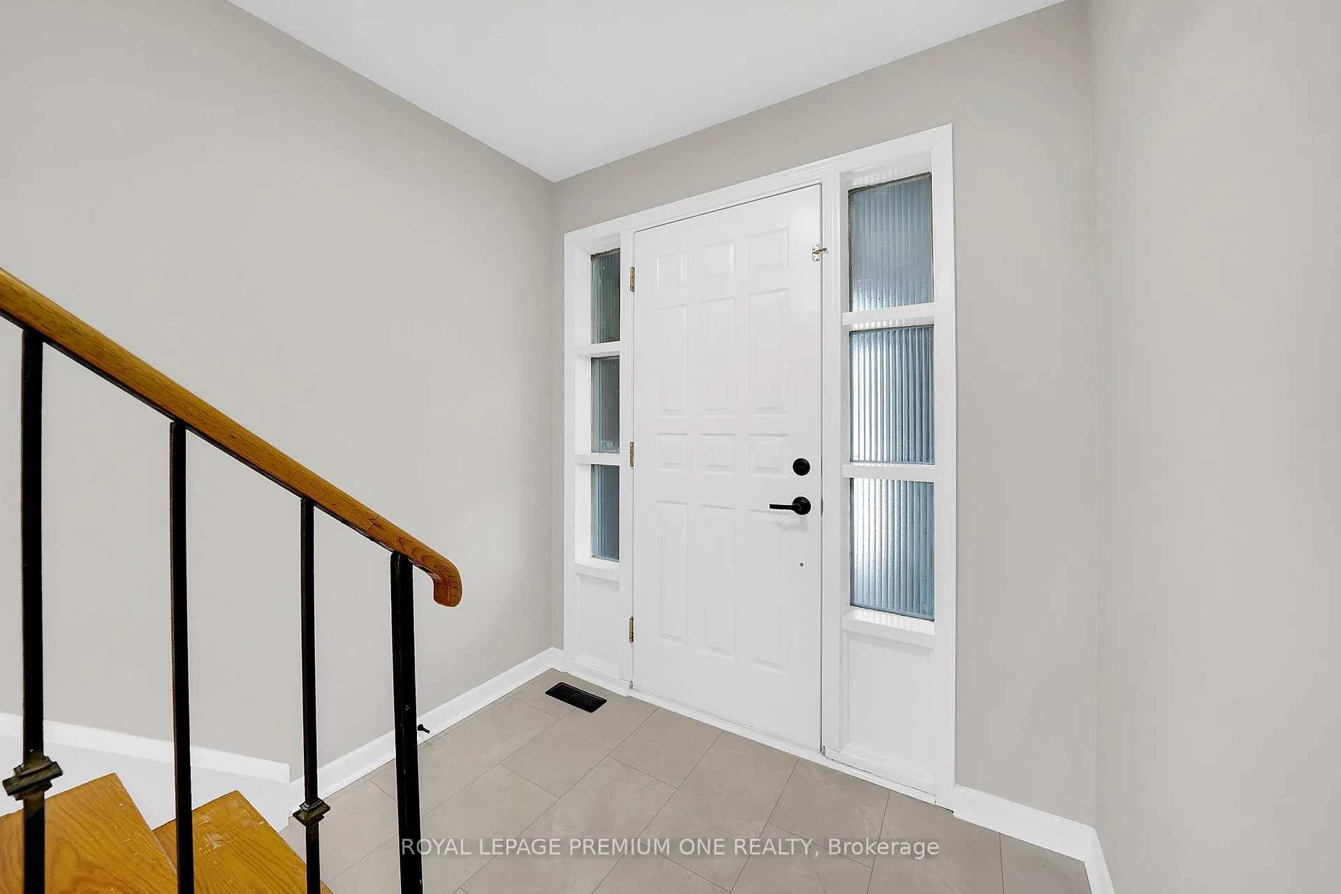 Photo 6 of 211 Chartland Boulevard S, Scarborough, Agincourt North — HOMEH