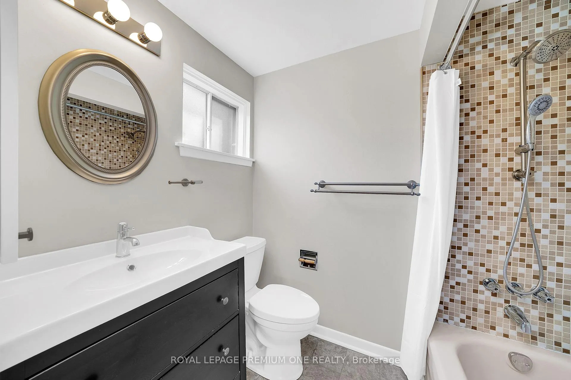 Photo 25 of 211 Chartland Boulevard S, Scarborough, Agincourt North — HOMEH