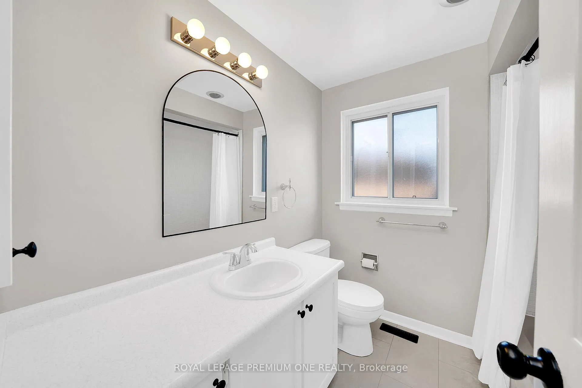 Photo 28 of 211 Chartland Boulevard S, Scarborough, Agincourt North — HOMEH