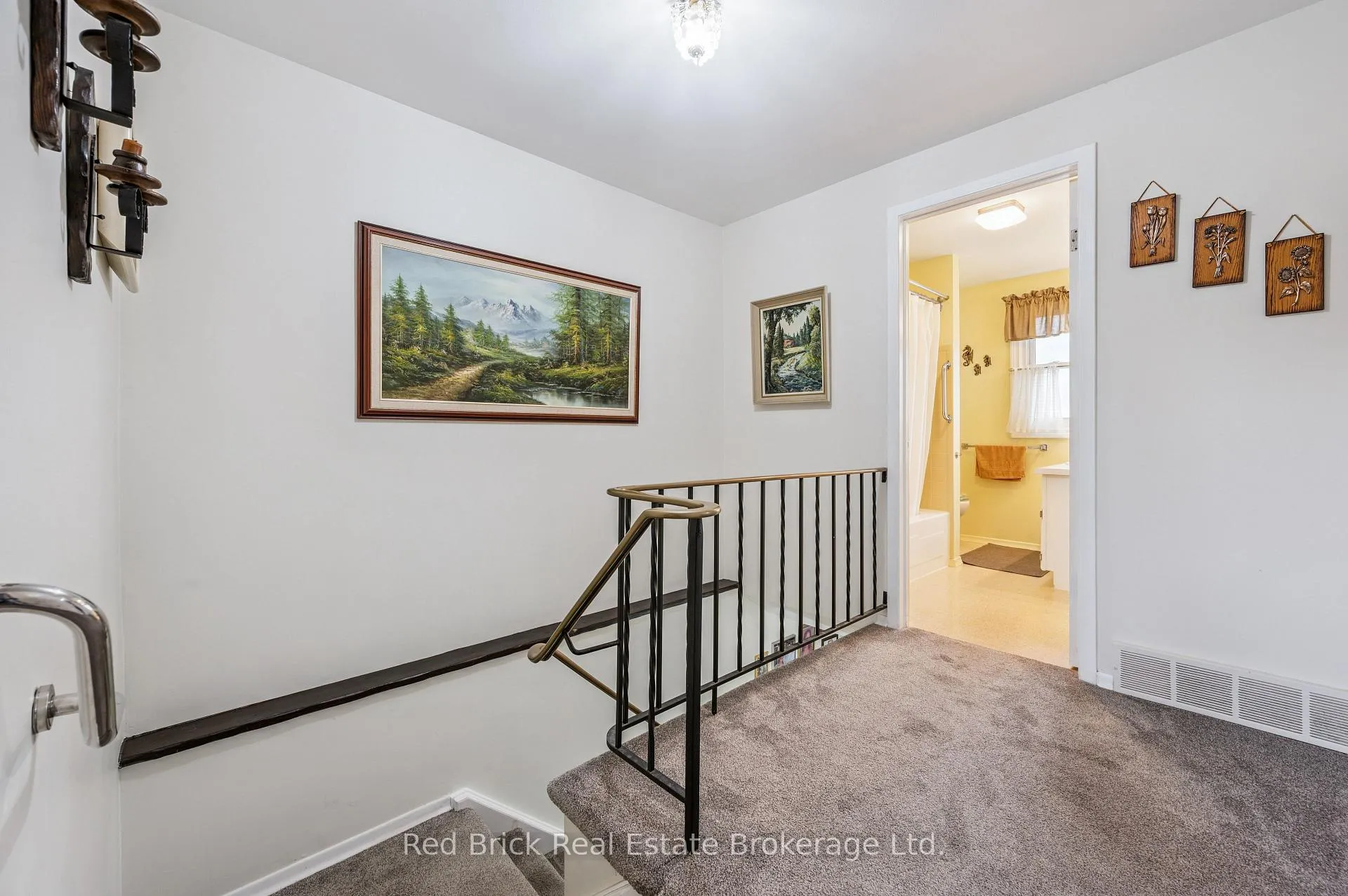 Photo 10 of 53 Shadeland Crescent, Kitchener — HOMEH