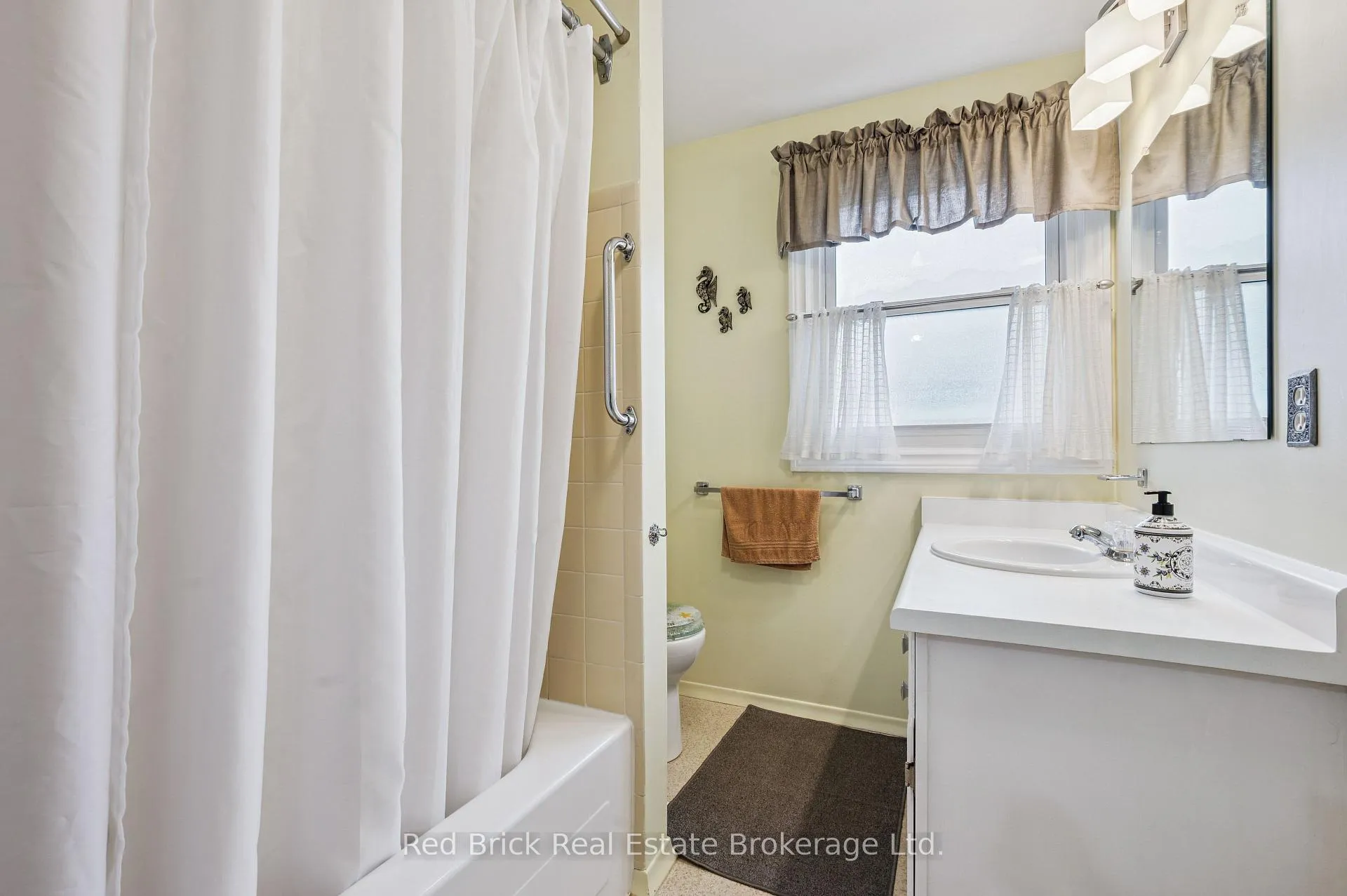 Photo 16 of 53 Shadeland Crescent, Kitchener — HOMEH