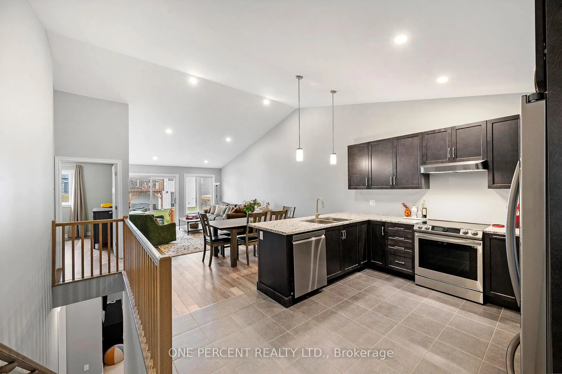 Photo 3 of 15 Yade Road, Arnprior — HOMEH