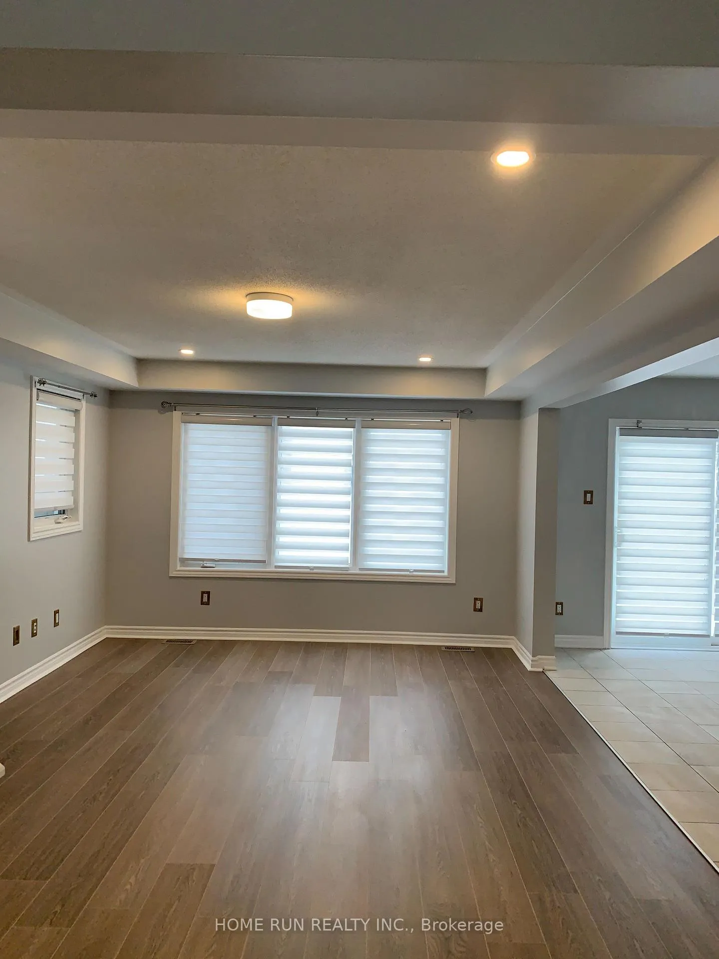 Photo 3 of 1013 Apolune Street, Ottawa, Barrhaven - Half Moon Bay — HOMEH