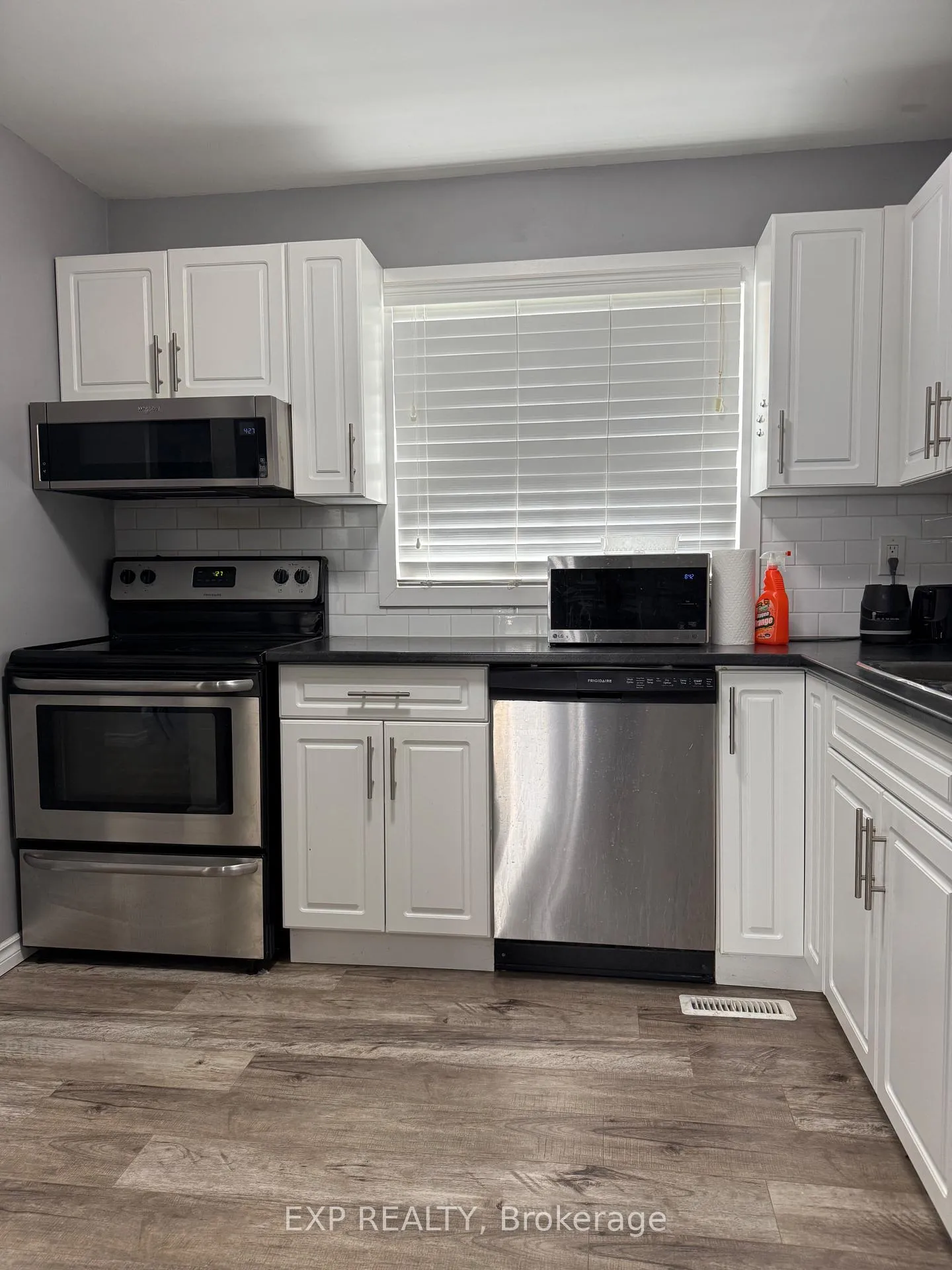 Photo 4 of Unit 6, 255 Northlake Drive, Waterloo, North Lakeshore — HOMEH