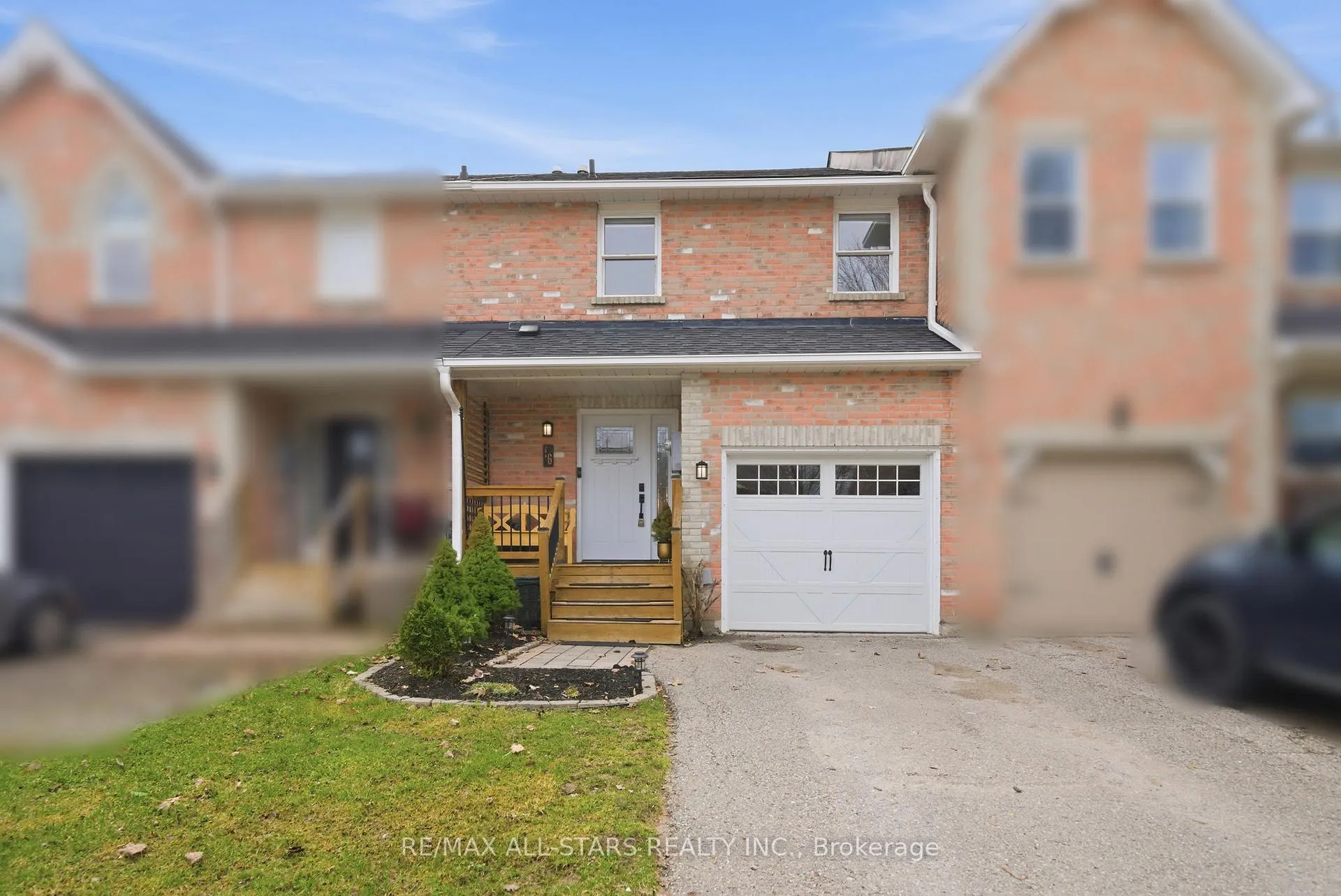 Front of 16 Wheler Court