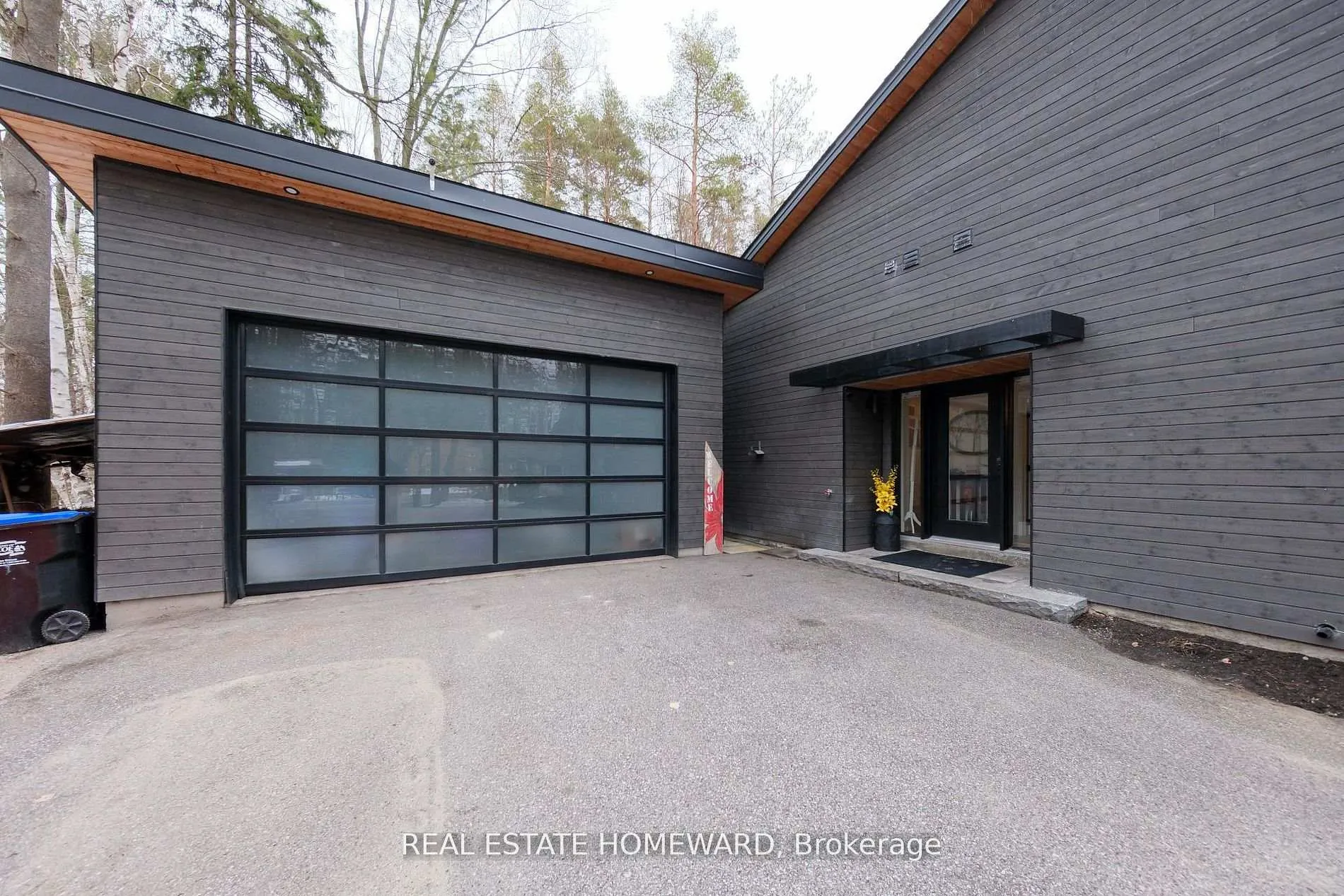 Photo 3 of 3763 fairway Road, Innisfil, Rural Innisfil — HOMEH