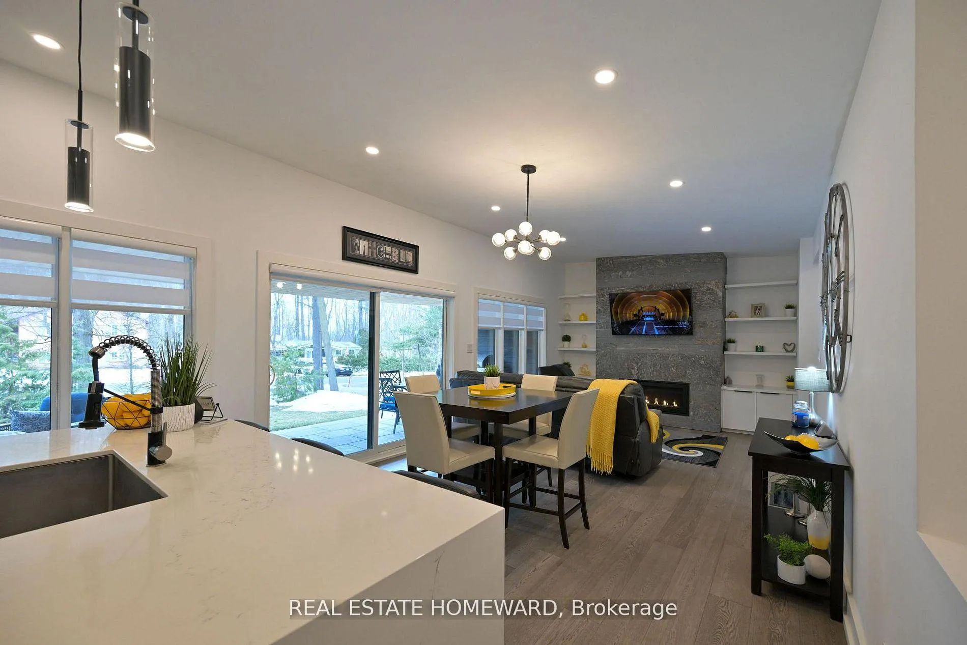 Photo 10 of 3763 fairway Road, Innisfil, Rural Innisfil — HOMEH