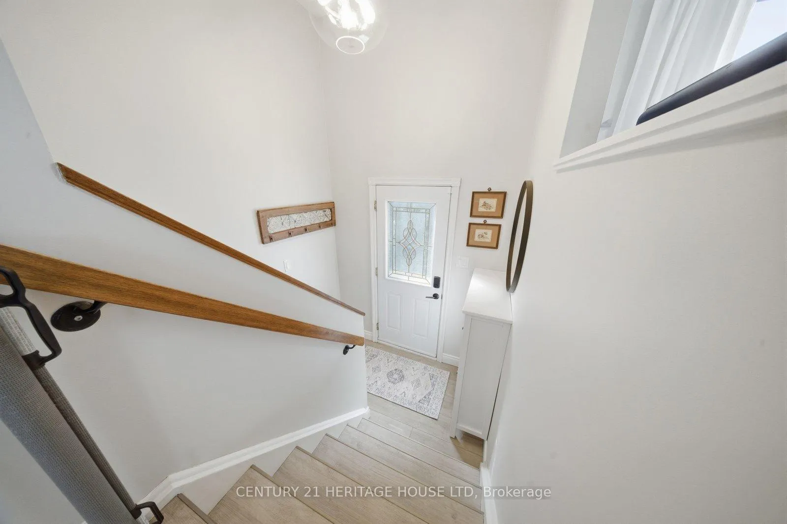 Photo 2 of 27 Jasper Street, Brantford — HOMEH