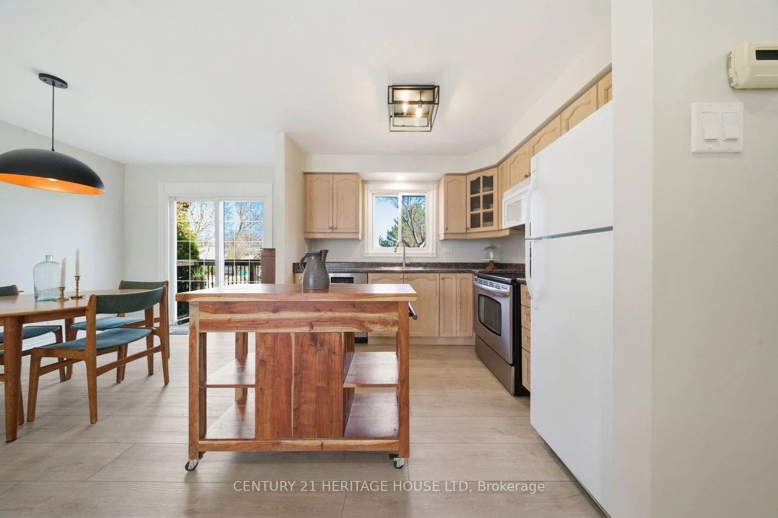 Photo 7 of 27 Jasper Street, Brantford — HOMEH