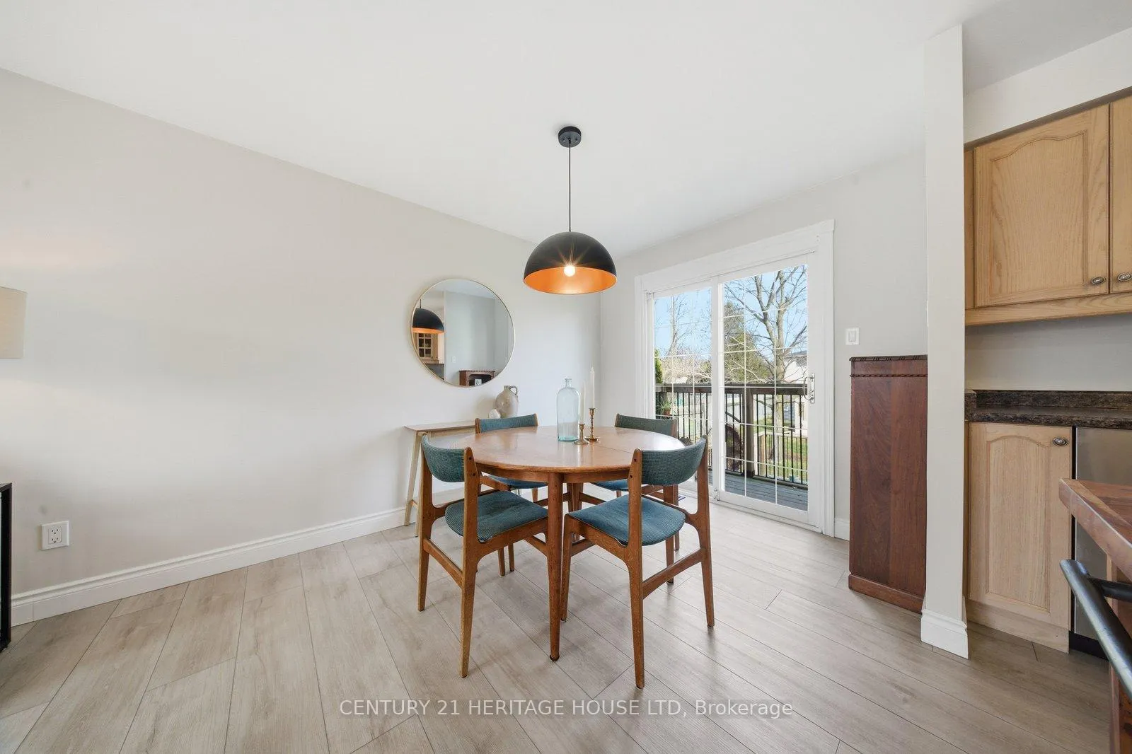 Photo 11 of 27 Jasper Street, Brantford — HOMEH