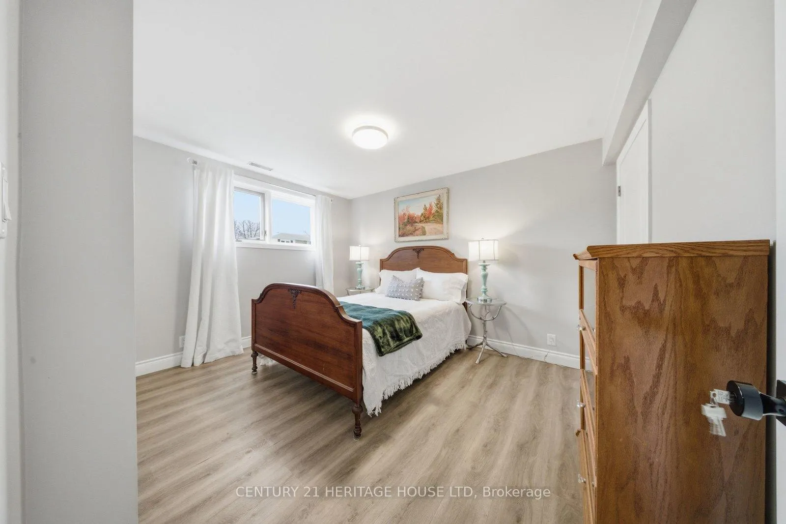Photo 19 of 27 Jasper Street, Brantford — HOMEH