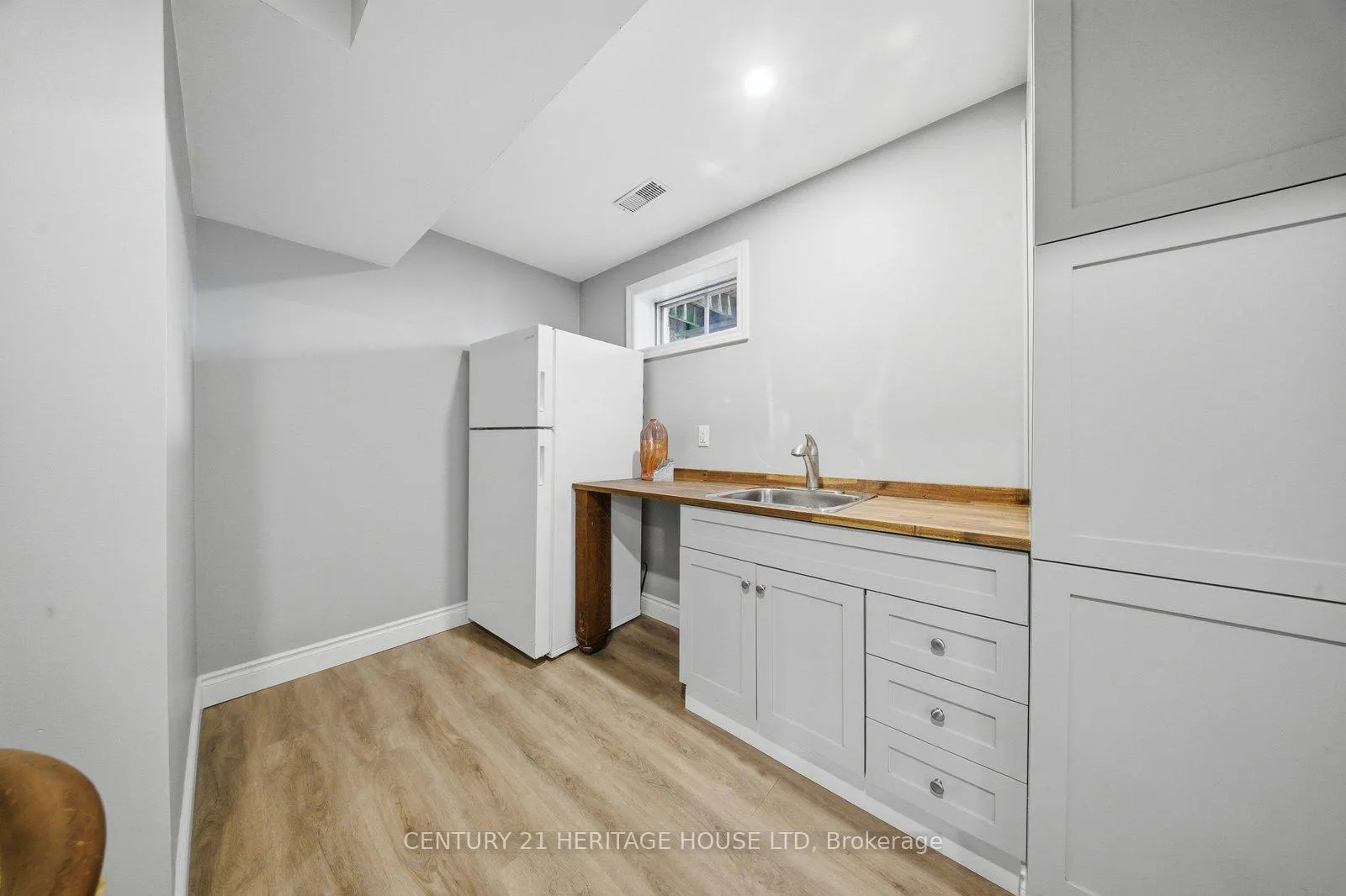 Photo 22 of 27 Jasper Street, Brantford — HOMEH