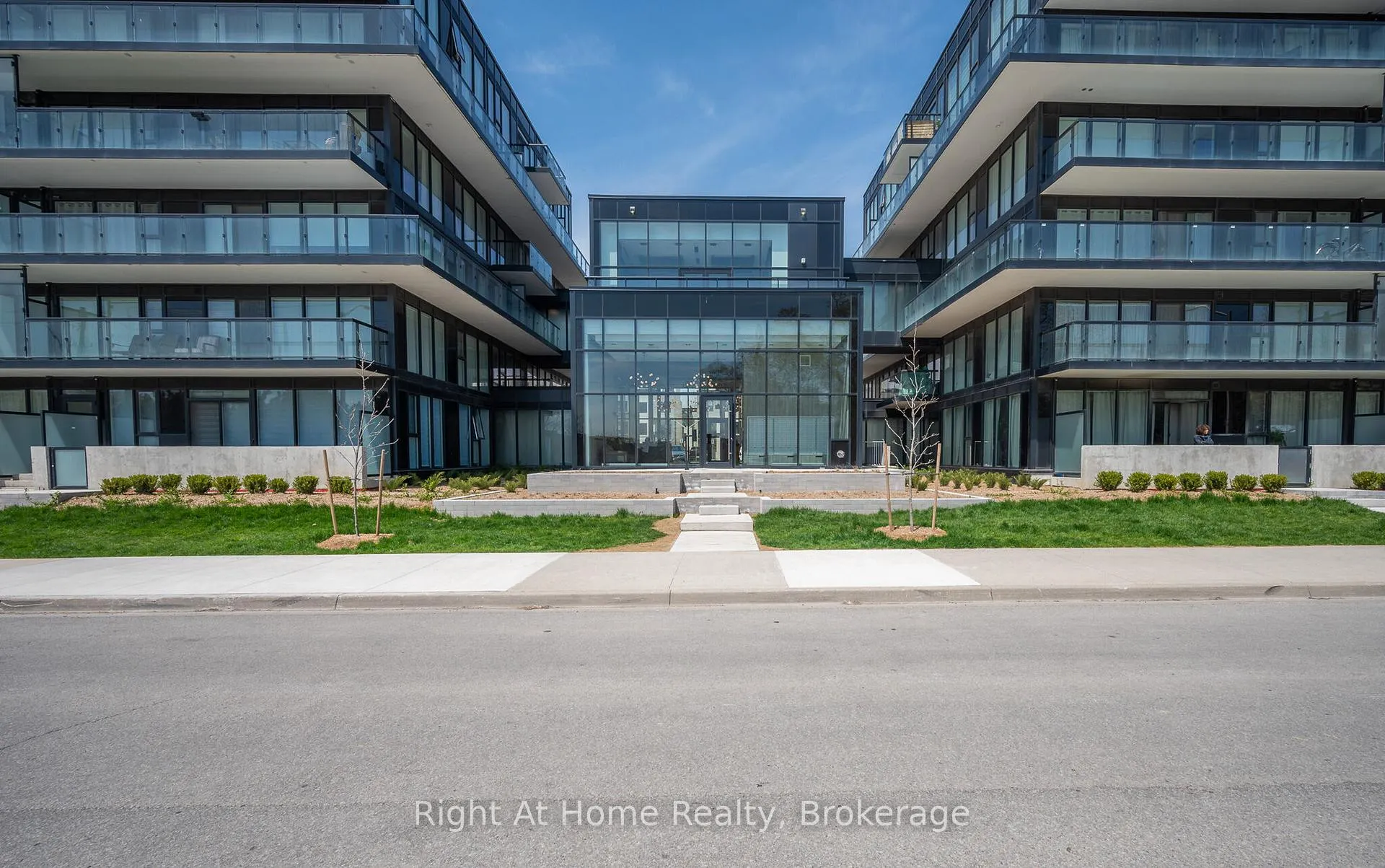 Photo 1 of Unit B426, 1119 Cooke Boulevard, Burlington, LaSalle — HOMEH