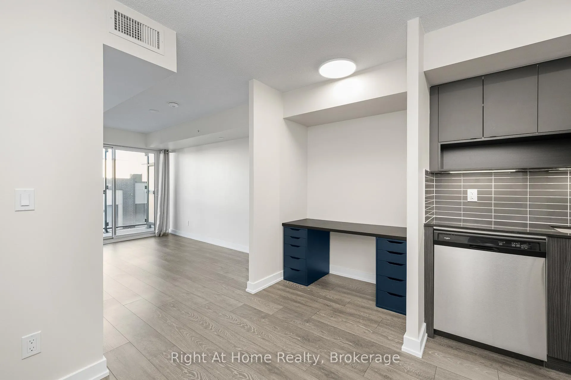 Photo 14 of Unit B426, 1119 Cooke Boulevard, Burlington, LaSalle — HOMEH