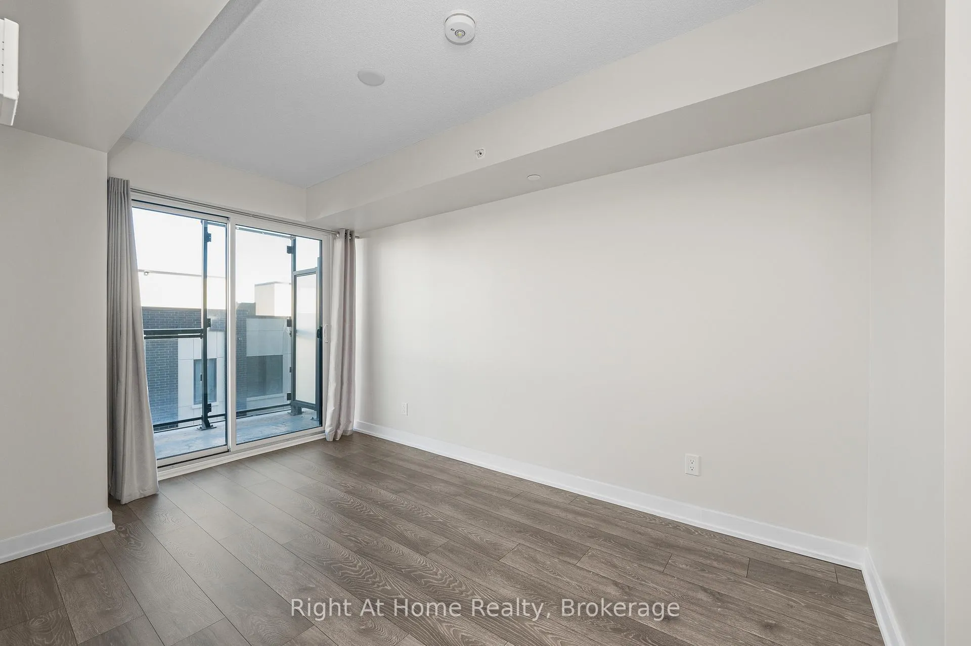 Photo 20 of Unit B426, 1119 Cooke Boulevard, Burlington, LaSalle — HOMEH