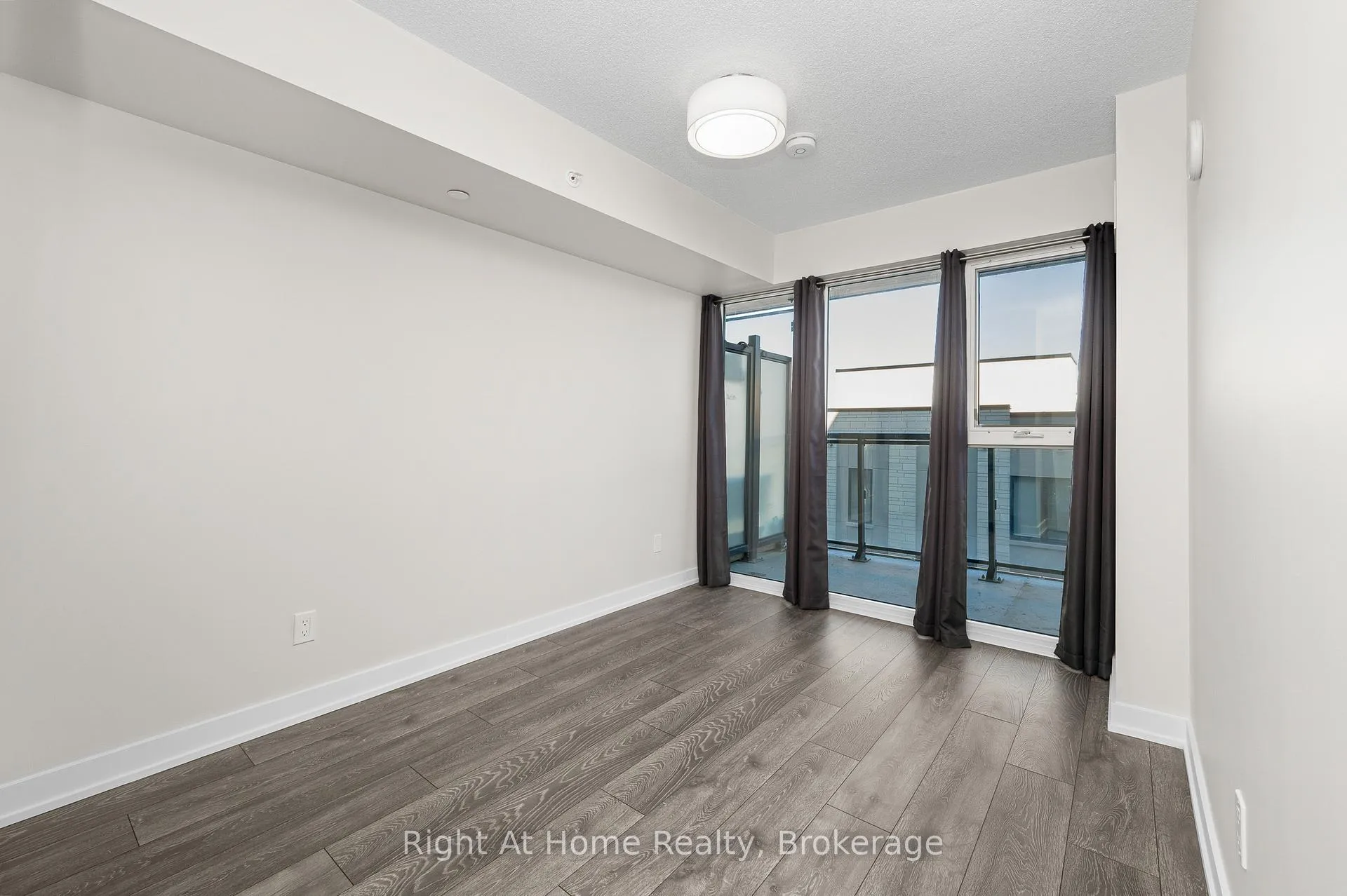 Photo 23 of Unit B426, 1119 Cooke Boulevard, Burlington, LaSalle — HOMEH