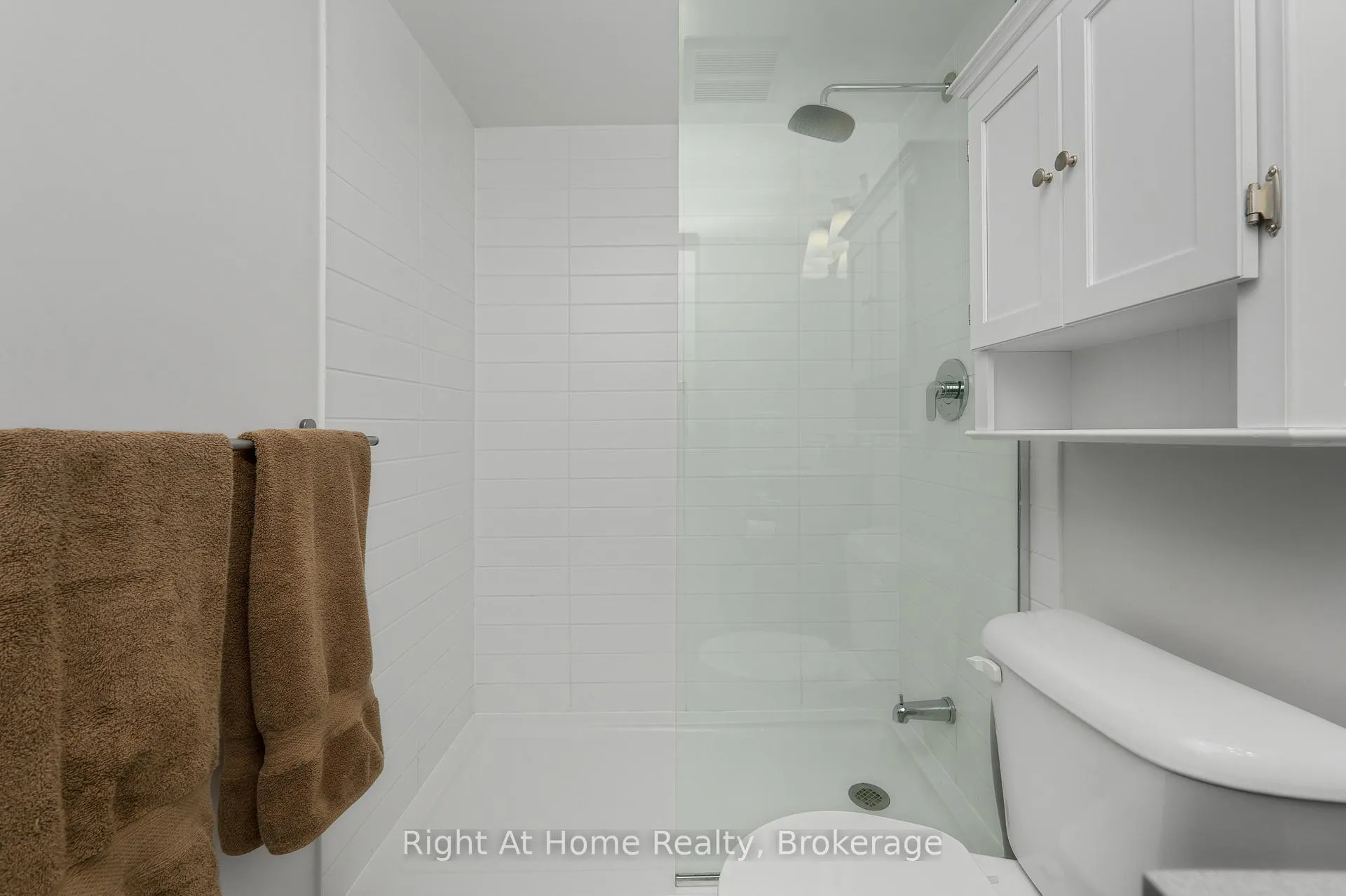 Photo 27 of Unit B426, 1119 Cooke Boulevard, Burlington, LaSalle — HOMEH