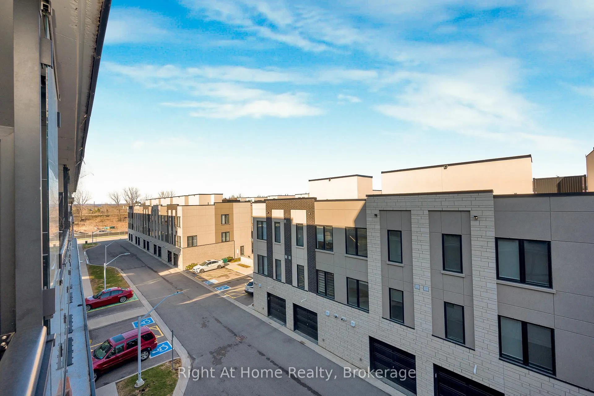 Photo 31 of Unit B426, 1119 Cooke Boulevard, Burlington, LaSalle — HOMEH