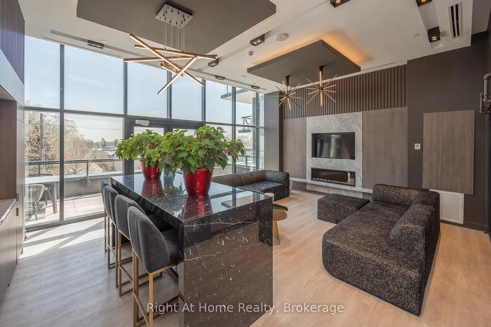 Photo 34 of Unit B426, 1119 Cooke Boulevard, Burlington, LaSalle — HOMEH