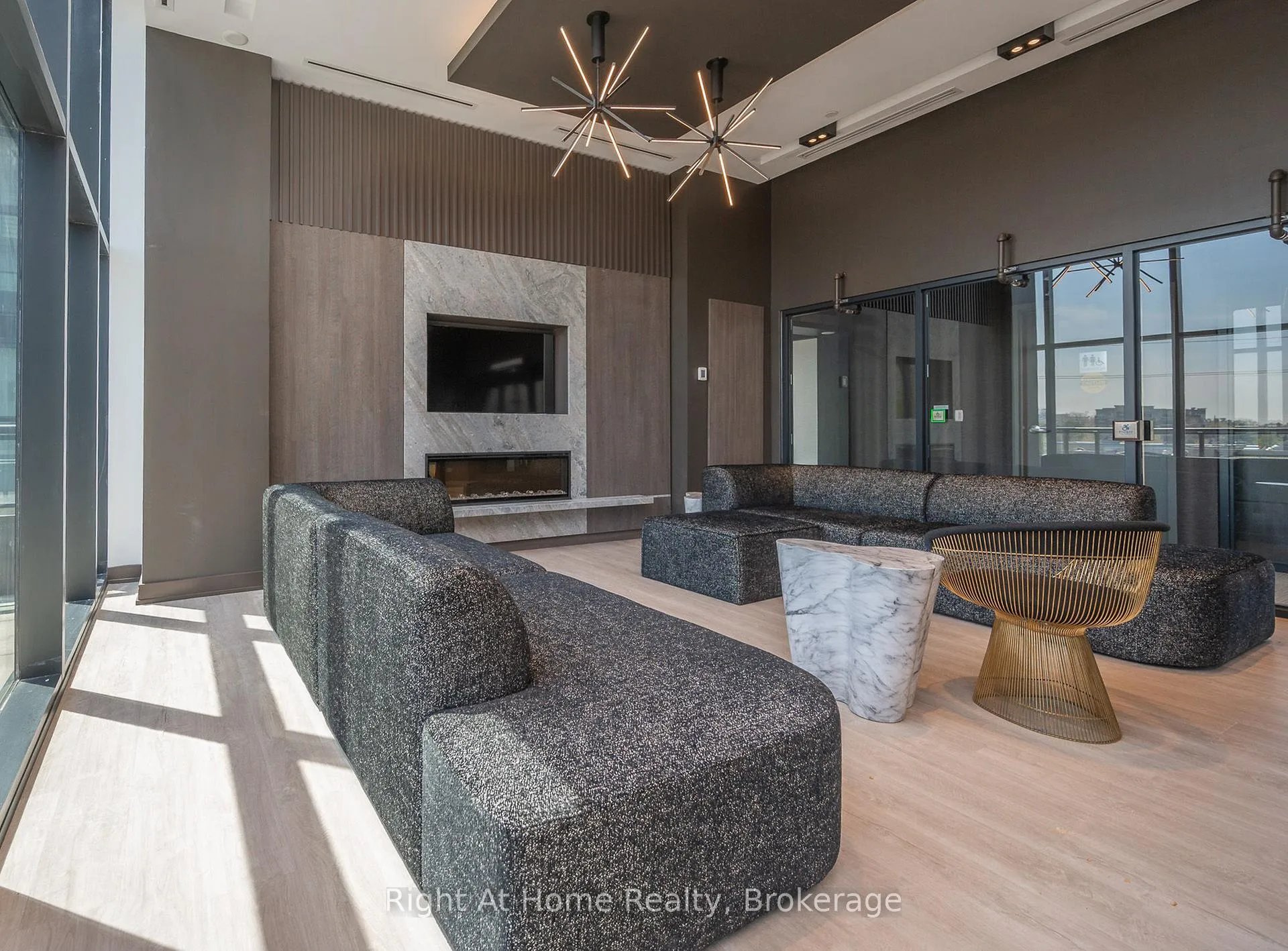 Photo 35 of Unit B426, 1119 Cooke Boulevard, Burlington, LaSalle — HOMEH
