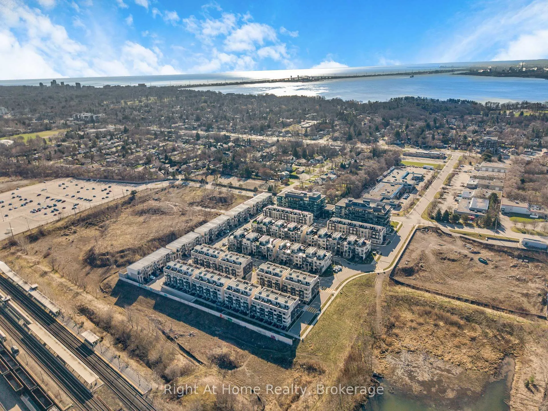 Photo 42 of Unit B426, 1119 Cooke Boulevard, Burlington, LaSalle — HOMEH