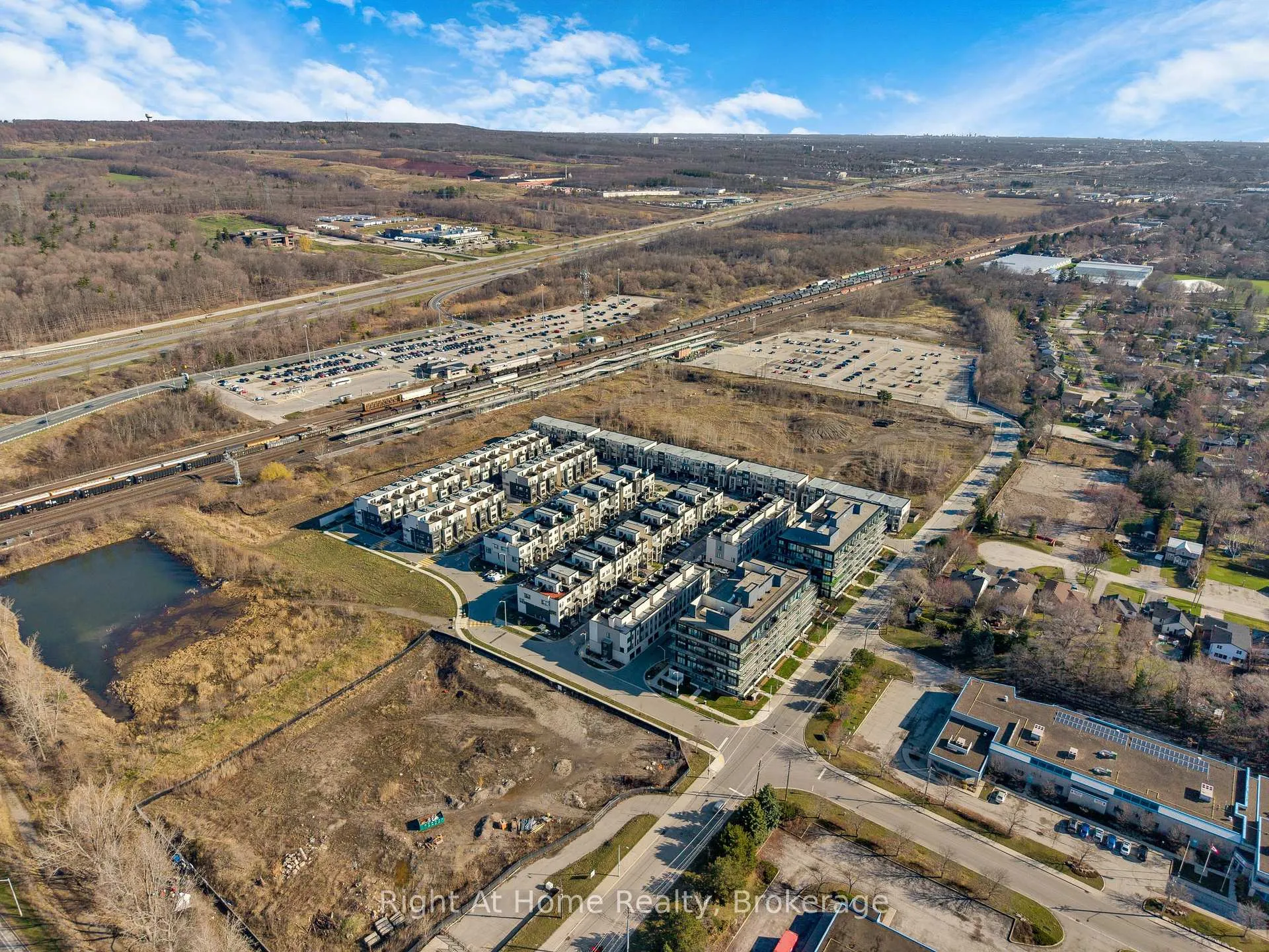 Photo 44 of Unit B426, 1119 Cooke Boulevard, Burlington, LaSalle — HOMEH