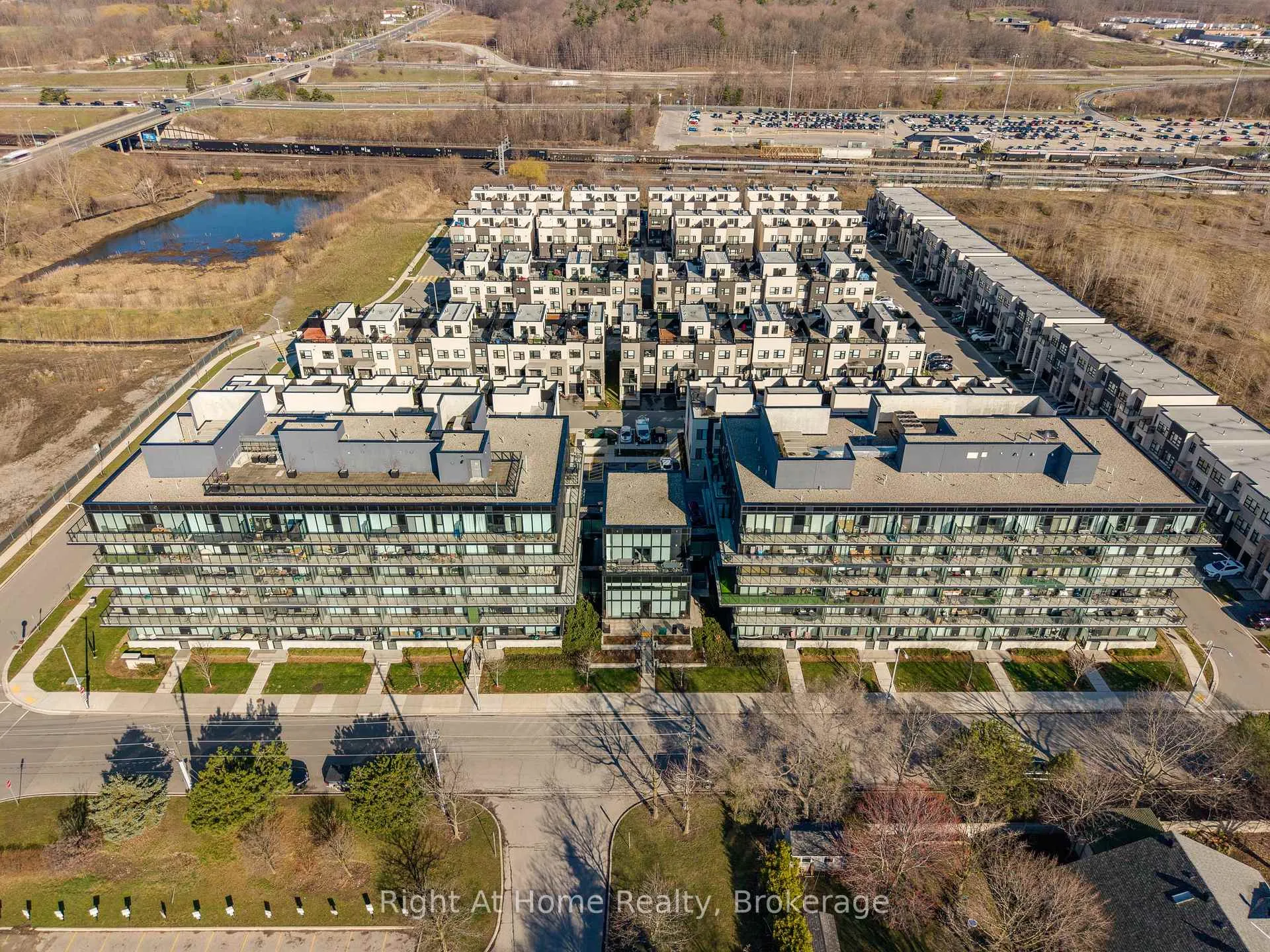 Photo 47 of Unit B426, 1119 Cooke Boulevard, Burlington, LaSalle — HOMEH