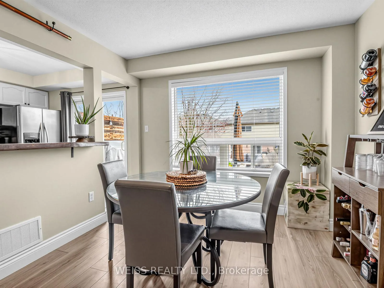 Photo 10 of 12 Sunset Place, Barrie, Holly — HOMEH