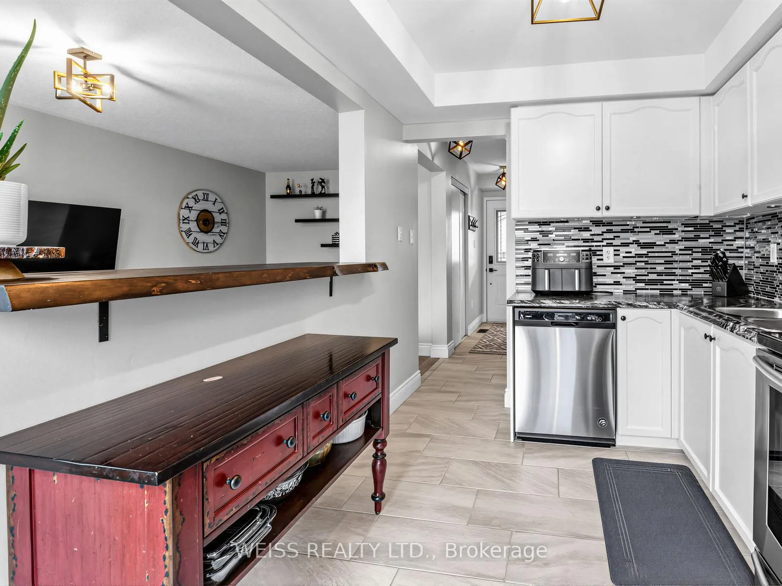 Photo 15 of 12 Sunset Place, Barrie, Holly — HOMEH