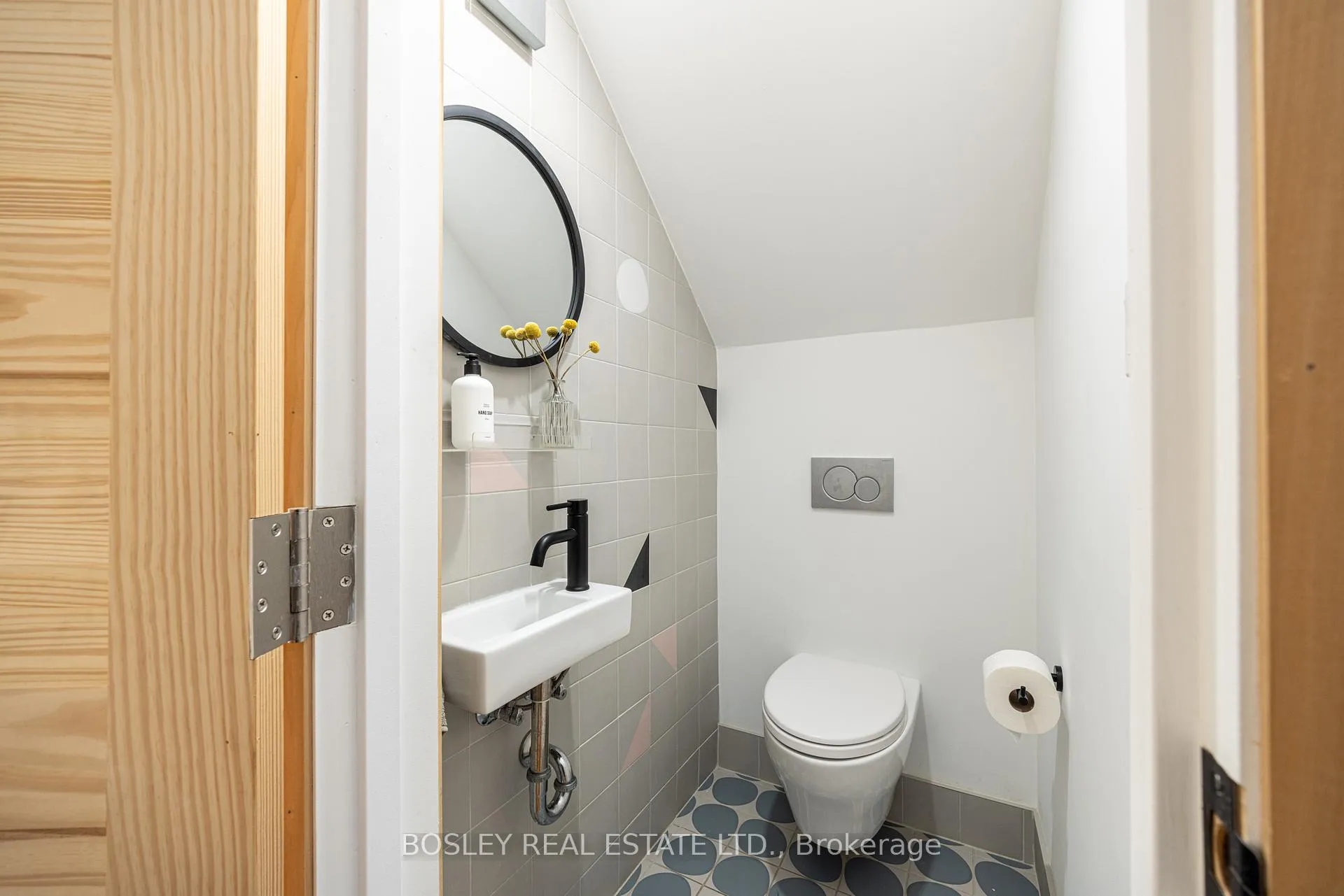 Photo 17 of 45 Greenlaw Avenue, Toronto, Corso Italia-Davenport — HOMEH