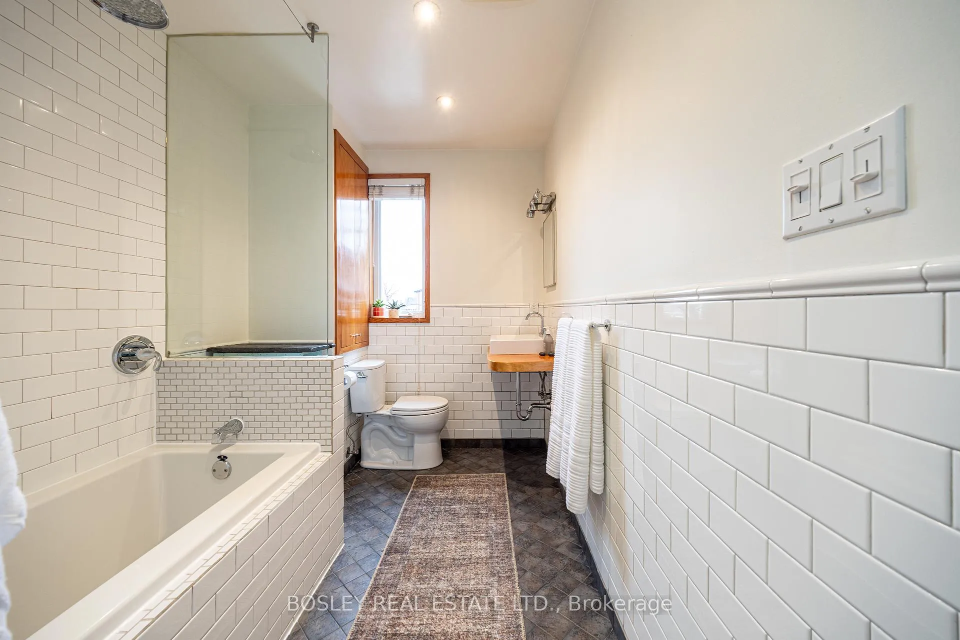 Photo 18 of 45 Greenlaw Avenue, Toronto, Corso Italia-Davenport — HOMEH