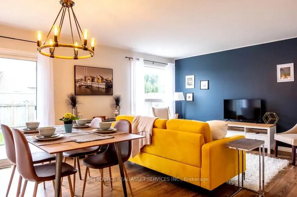 Photo 2 of 407 Rittenhouse Road, Kitchener — HOMEH