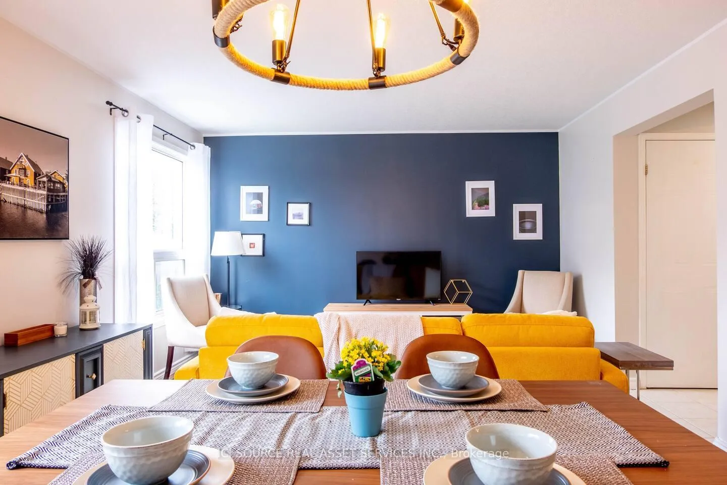 Photo 4 of 407 Rittenhouse Road, Kitchener — HOMEH