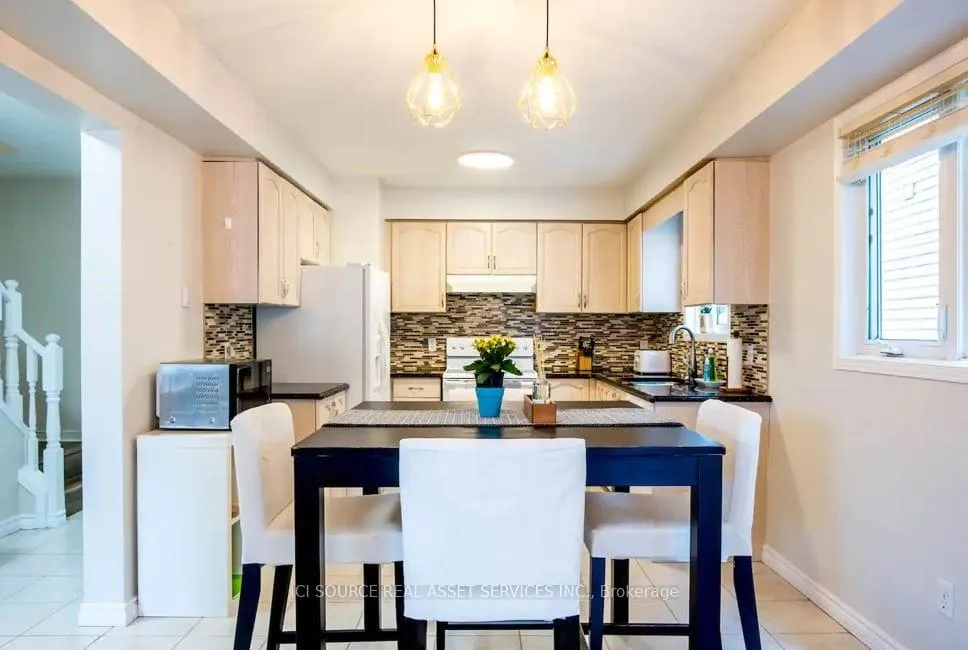 Photo 5 of 407 Rittenhouse Road, Kitchener — HOMEH