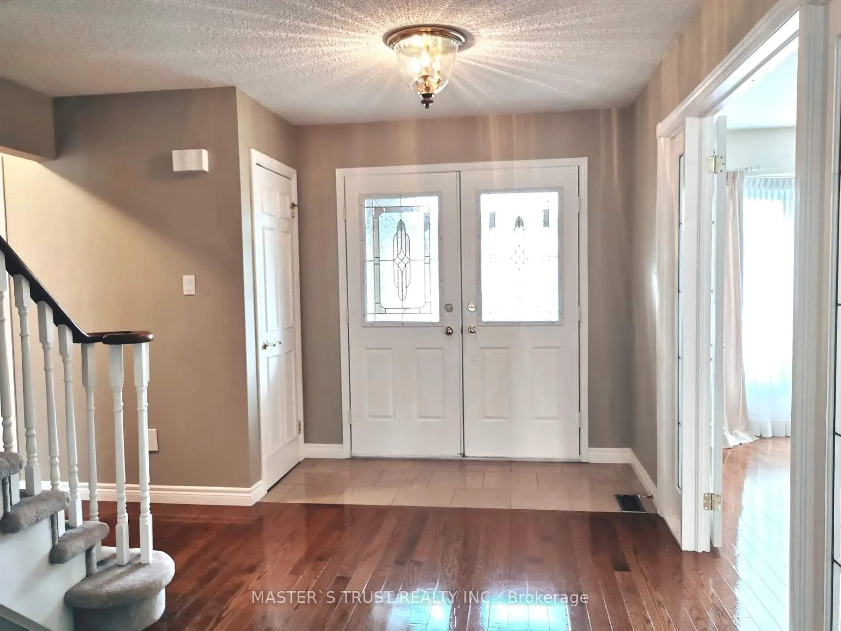 Photo 3 of 68 Lehman Crescent, Markham, Markham Village — HOMEH