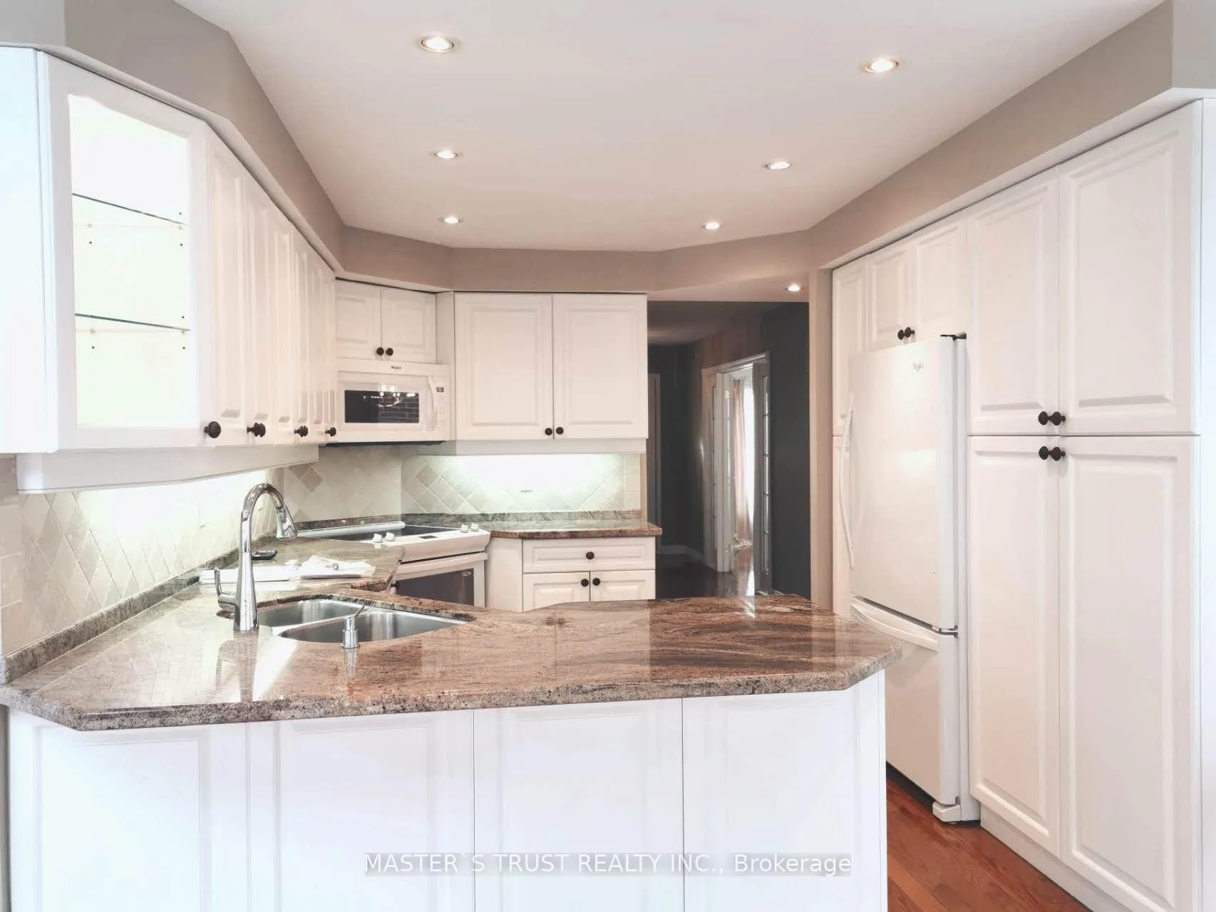 Photo 9 of 68 Lehman Crescent, Markham, Markham Village — HOMEH