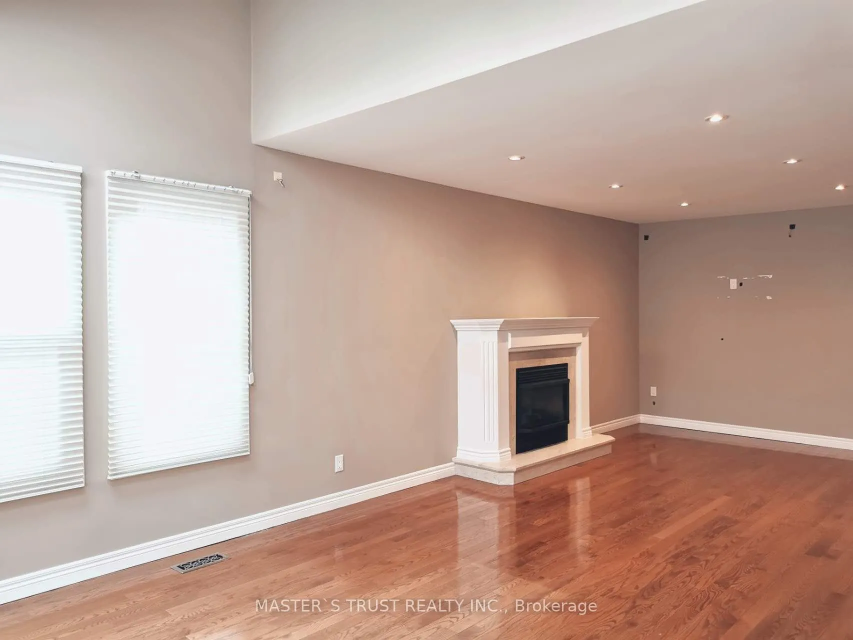 Photo 14 of 68 Lehman Crescent, Markham, Markham Village — HOMEH