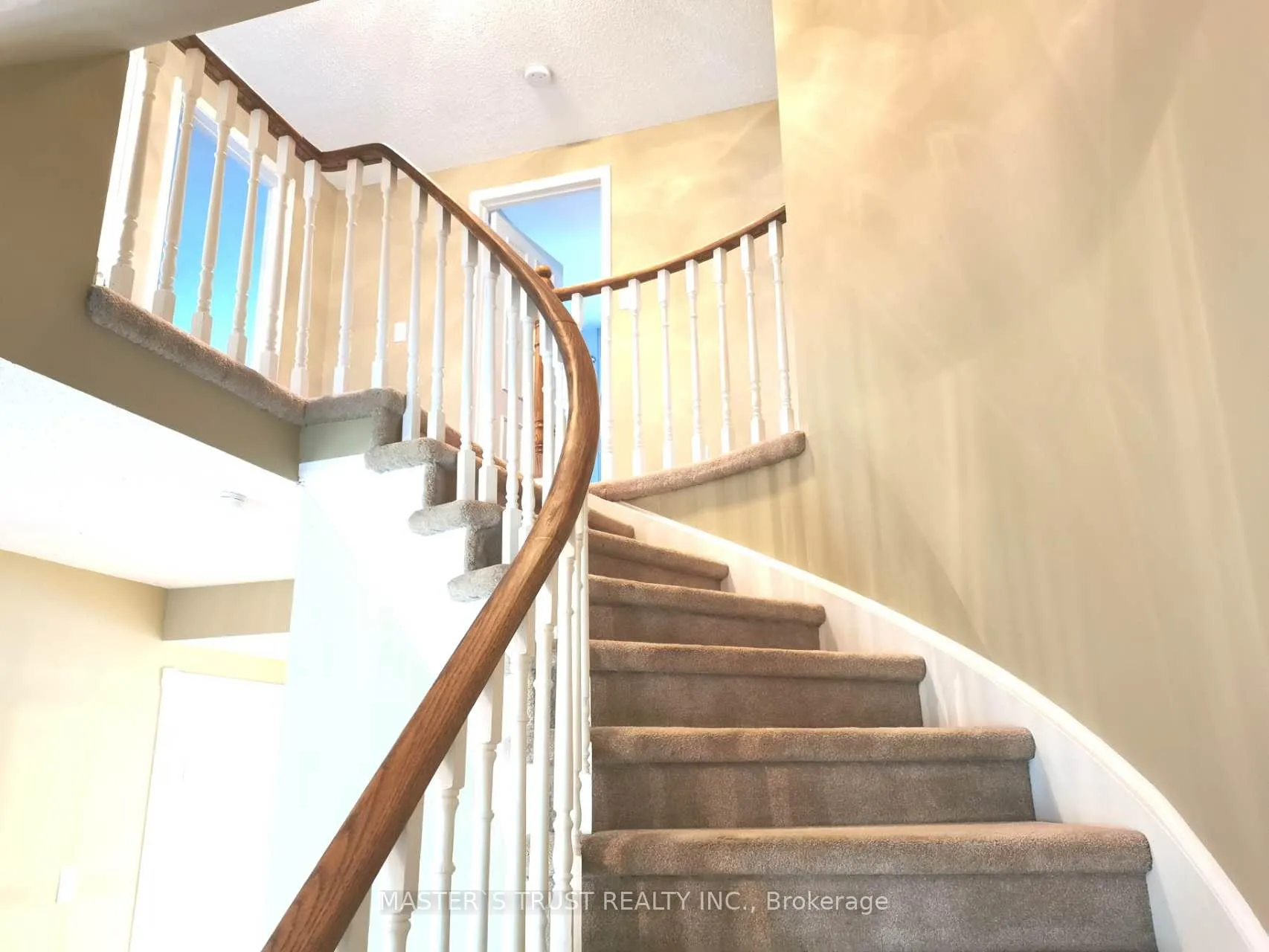 Photo 17 of 68 Lehman Crescent, Markham, Markham Village — HOMEH