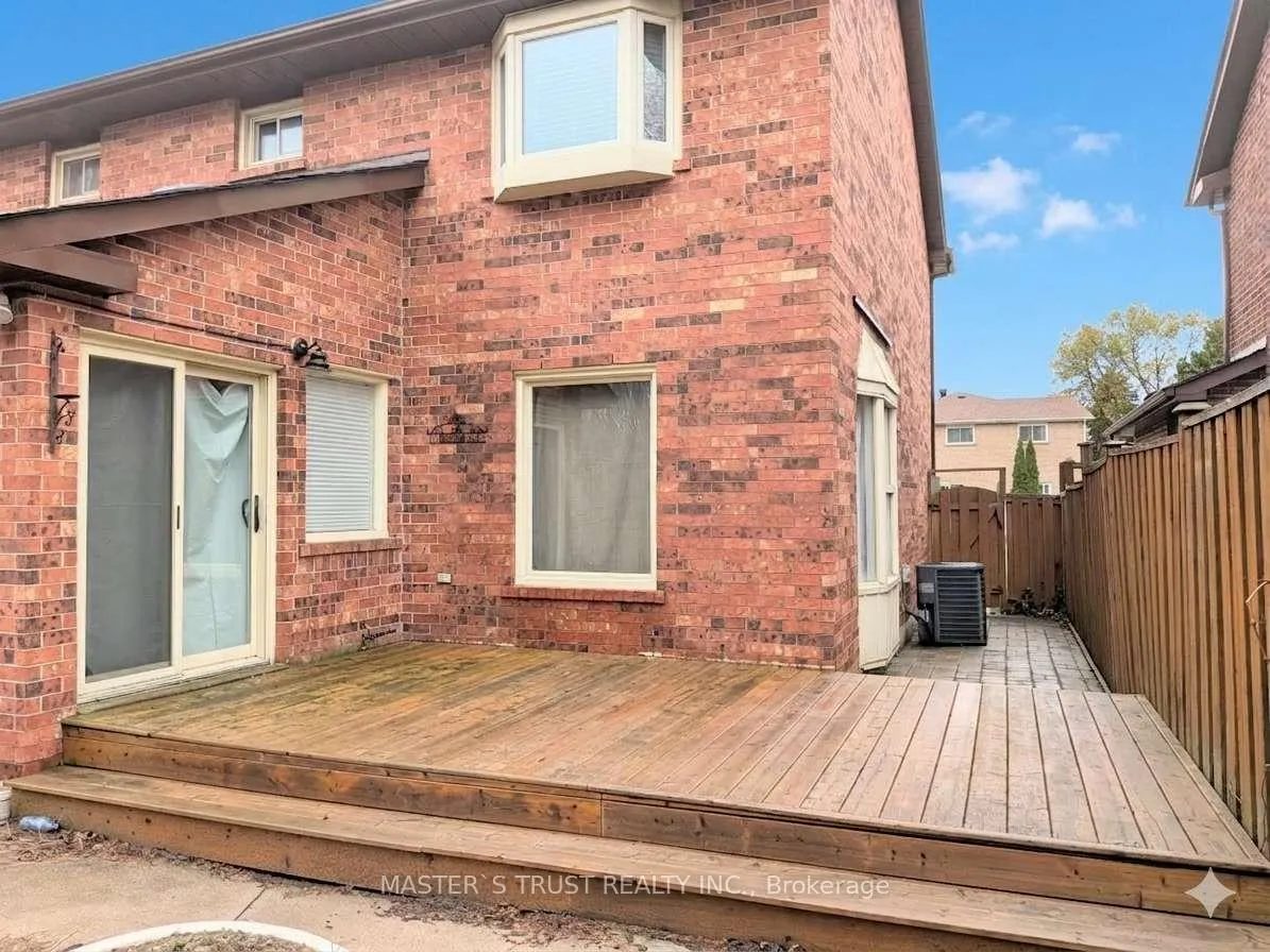 Photo 35 of 68 Lehman Crescent, Markham, Markham Village — HOMEH