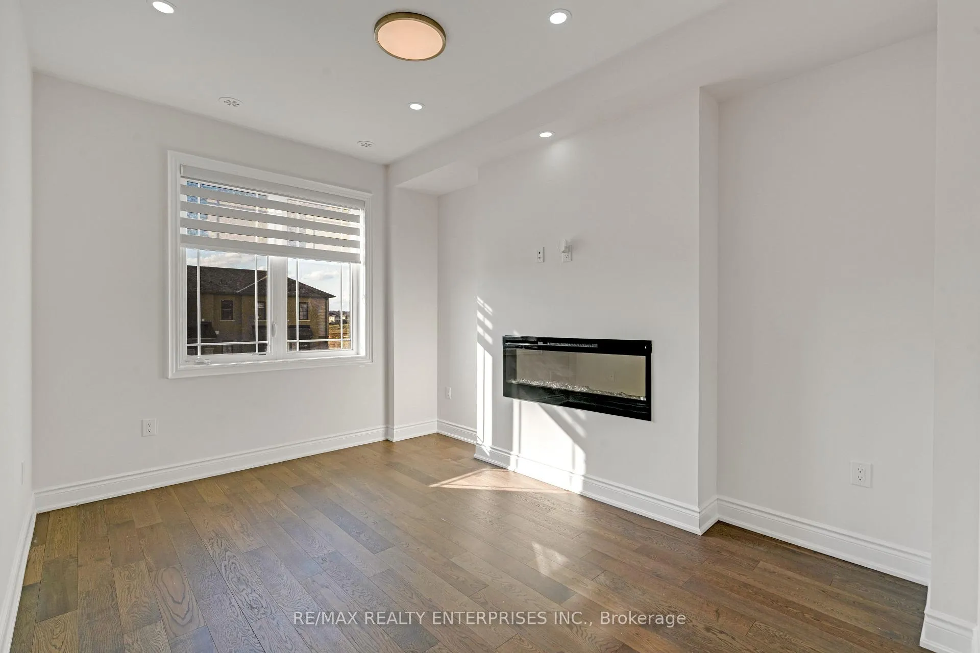 Photo 3 of 57 Baskett Street, Brantford — HOMEH