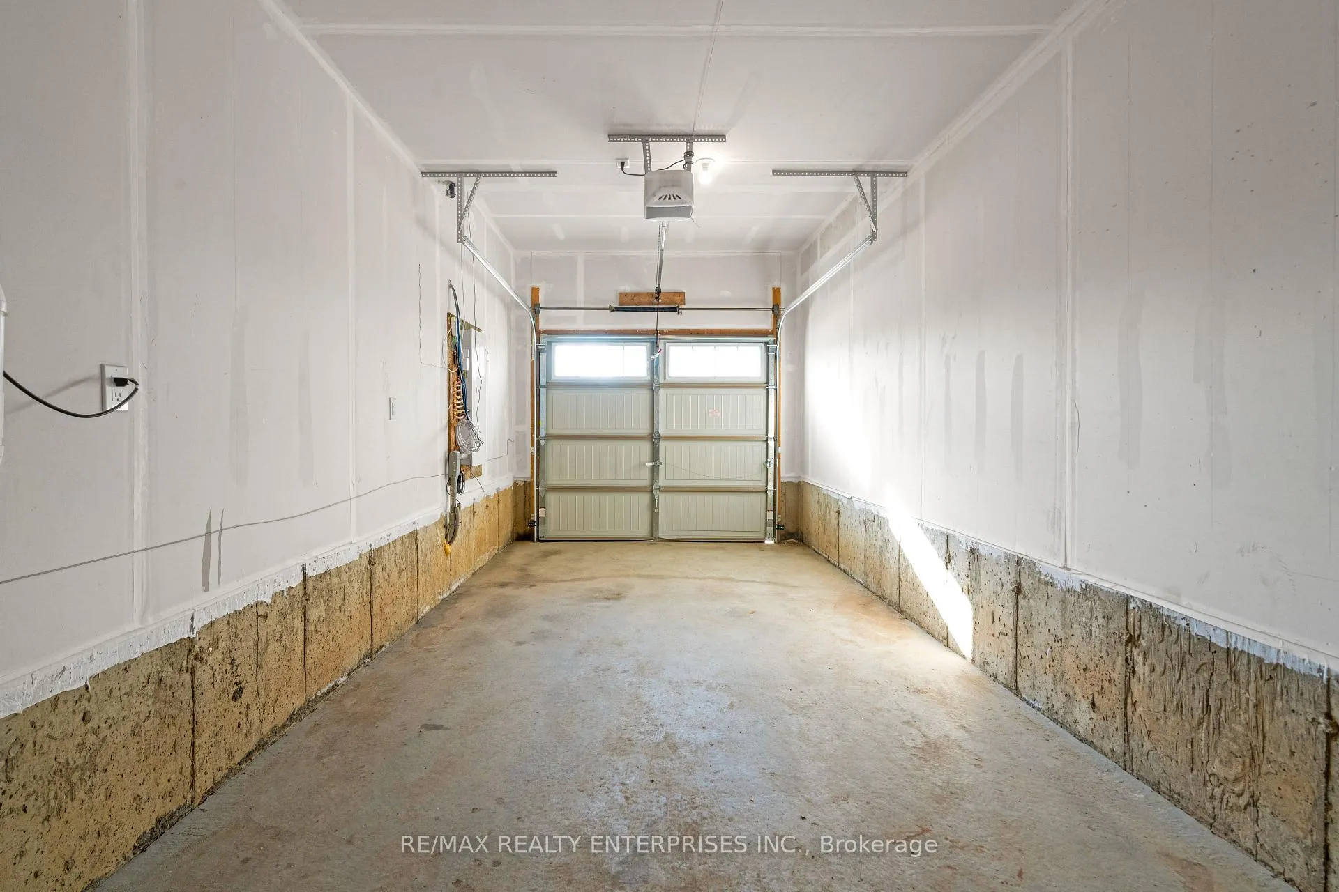 Photo 37 of 57 Baskett Street, Brantford — HOMEH