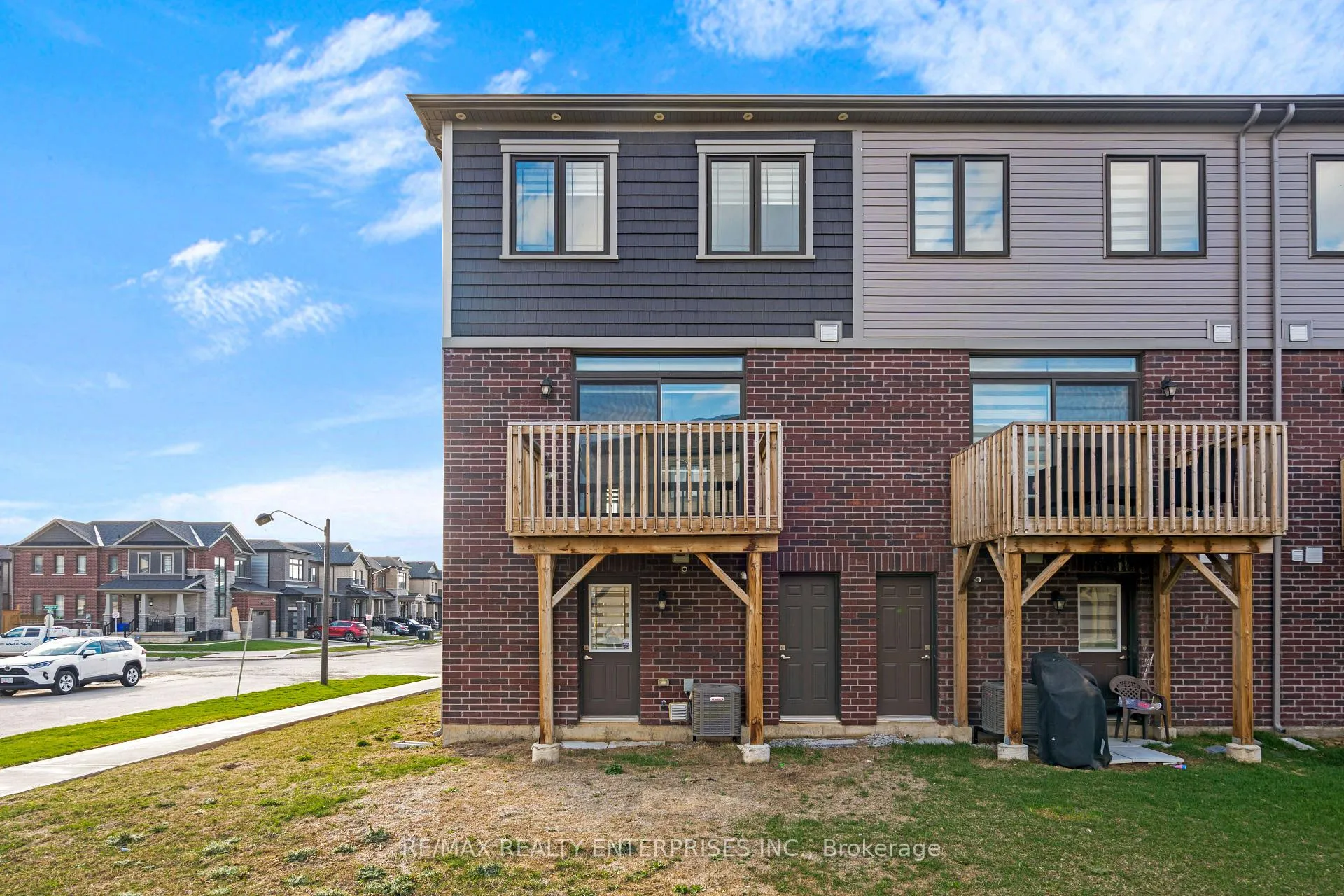 Photo 41 of 57 Baskett Street, Brantford — HOMEH