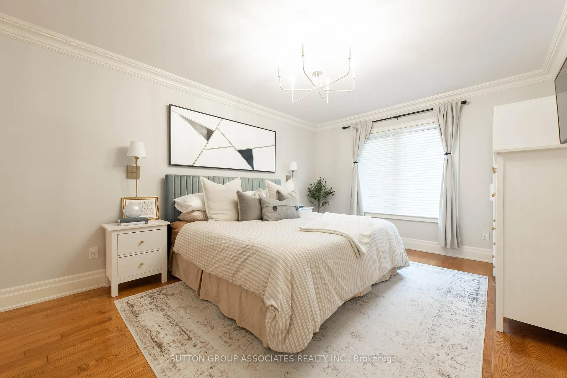 Photo 23 of 4 Coates Avenue, Toronto, Oakwood Village — HOMEH
