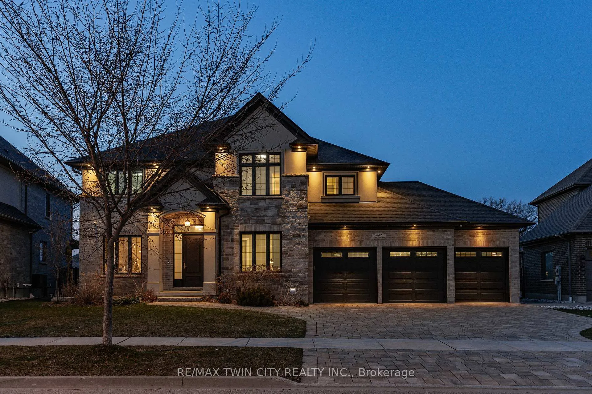 Photo 5 of 581 Manor Ridge Crescent, Waterloo — HOMEH