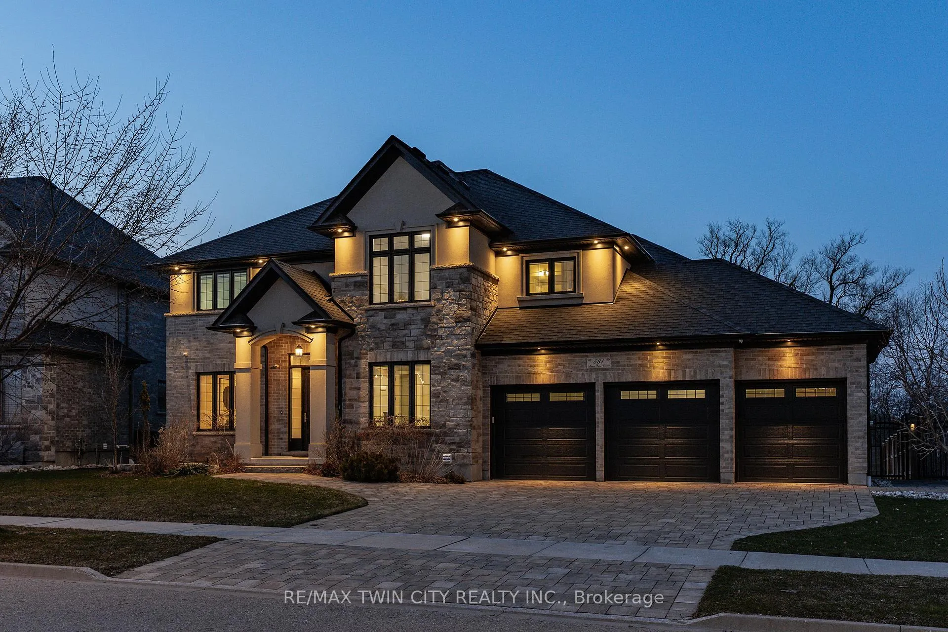 Photo 7 of 581 Manor Ridge Crescent, Waterloo — HOMEH