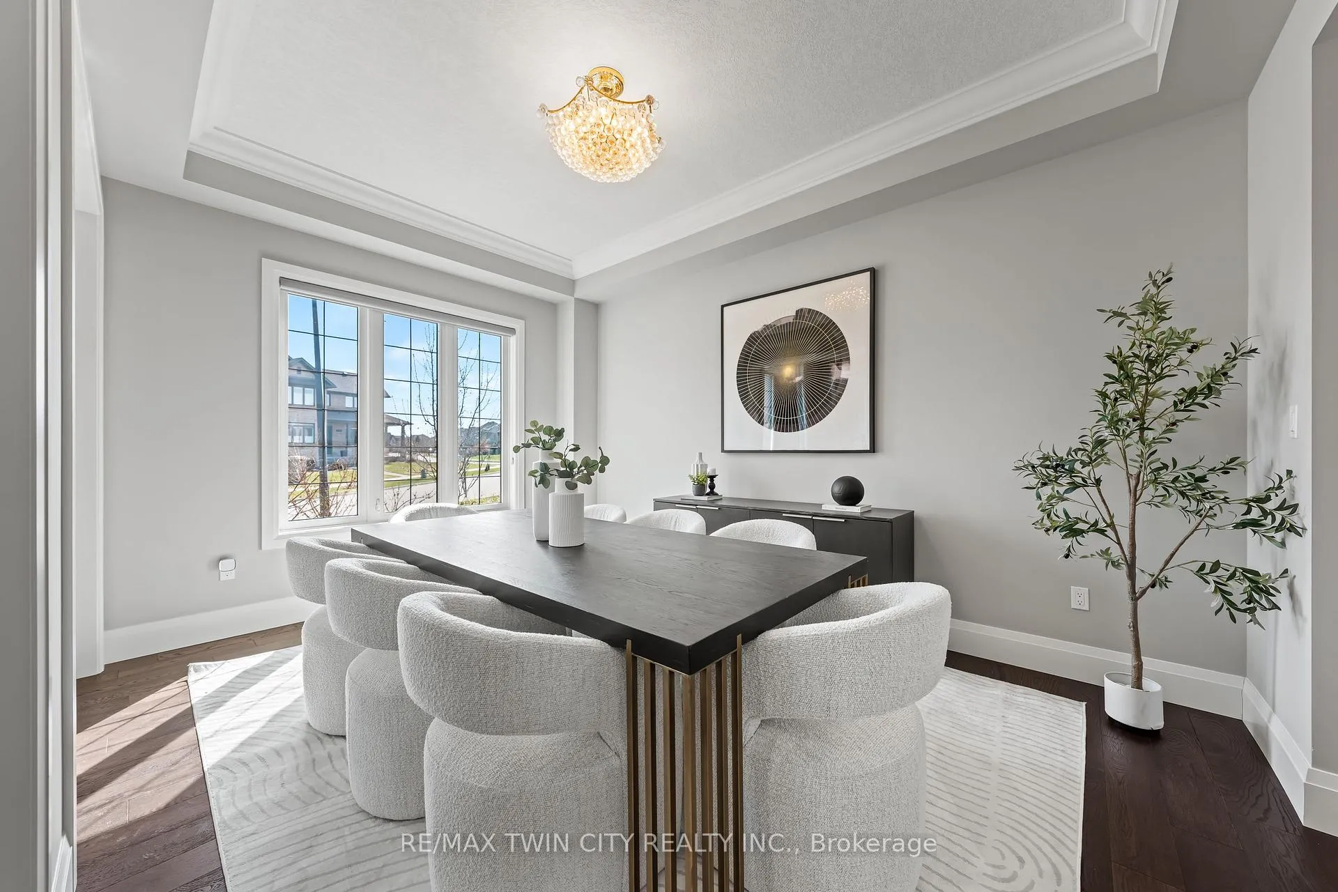 Photo 10 of 581 Manor Ridge Crescent, Waterloo — HOMEH